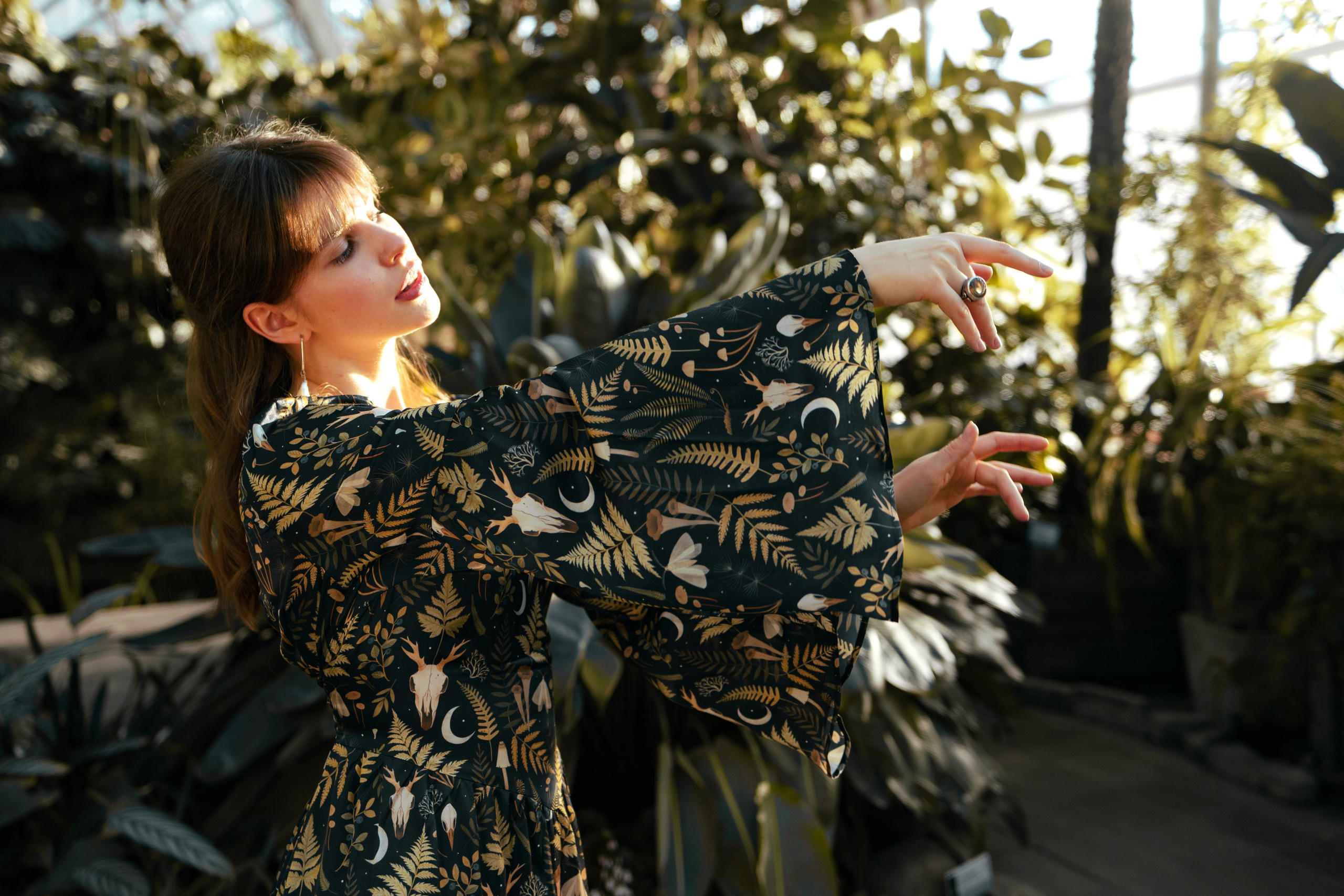 Съемка шёлковых платьев для PlantMyBones