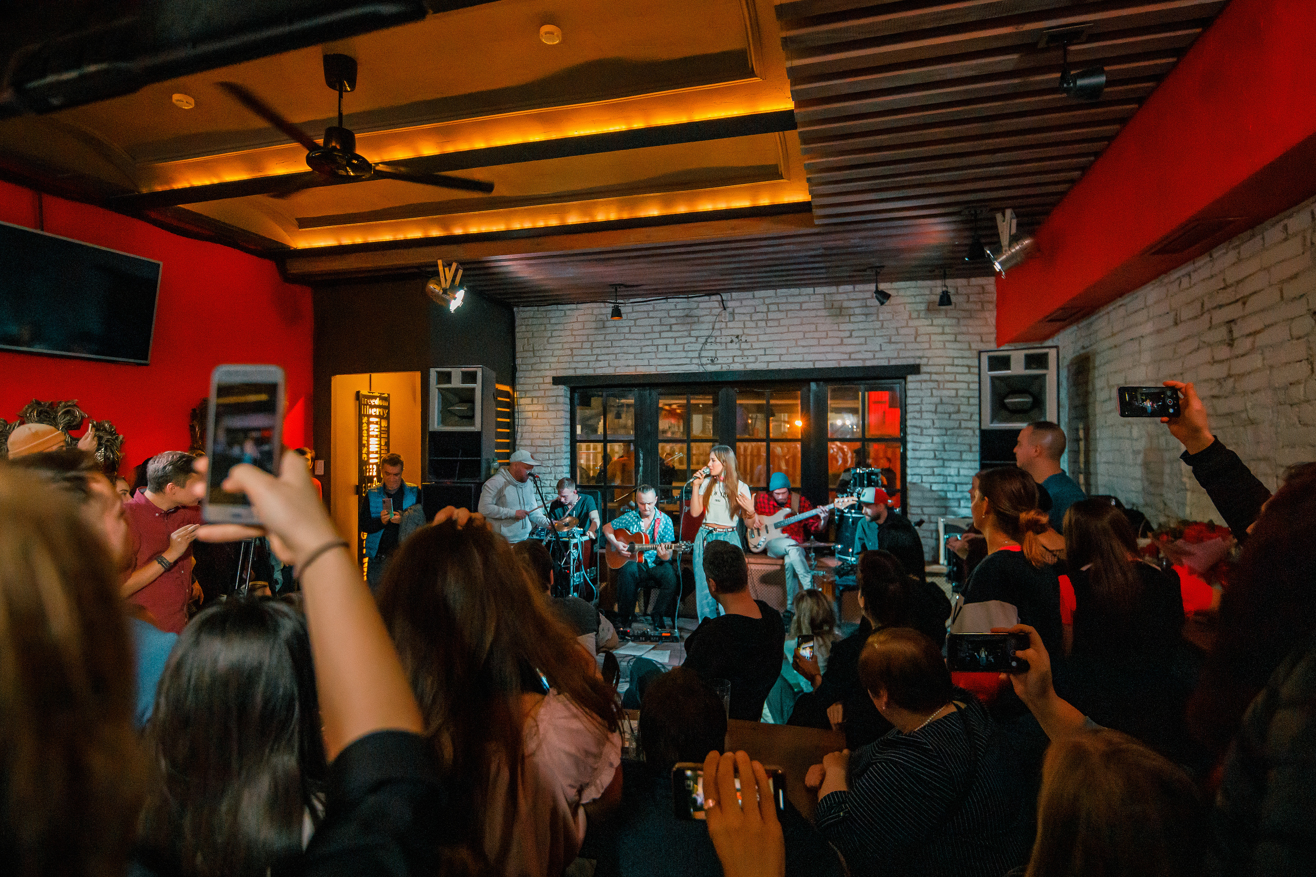 Концерт Любови Толкуновой | RED PUB | 2019. Репортажный фотограф Семён Борисов | Москва