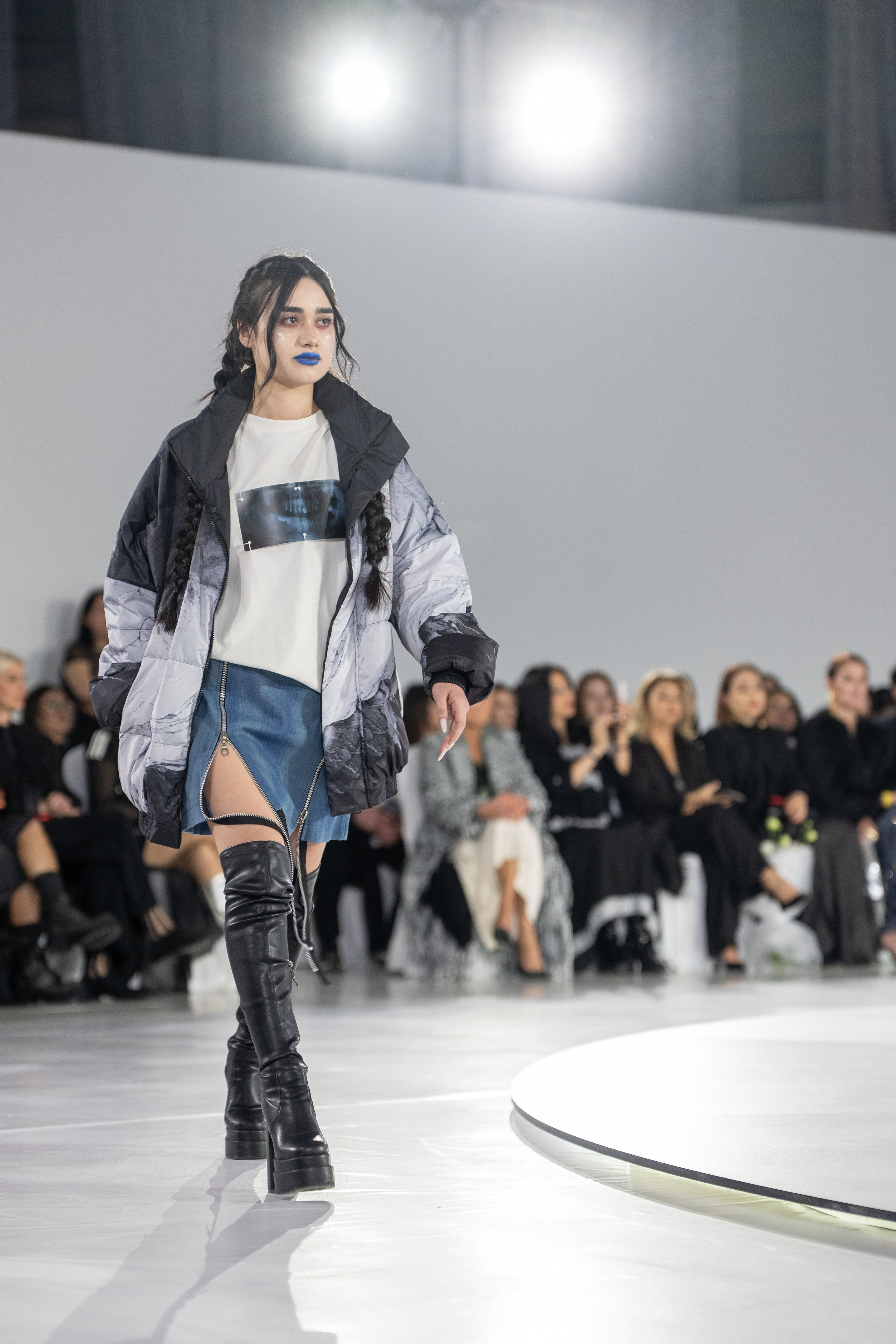 Брэнд Yang Lain. Сайт Алматинского НЮ АРТ, будуар и фэшн фотографа Дениса Карпенко