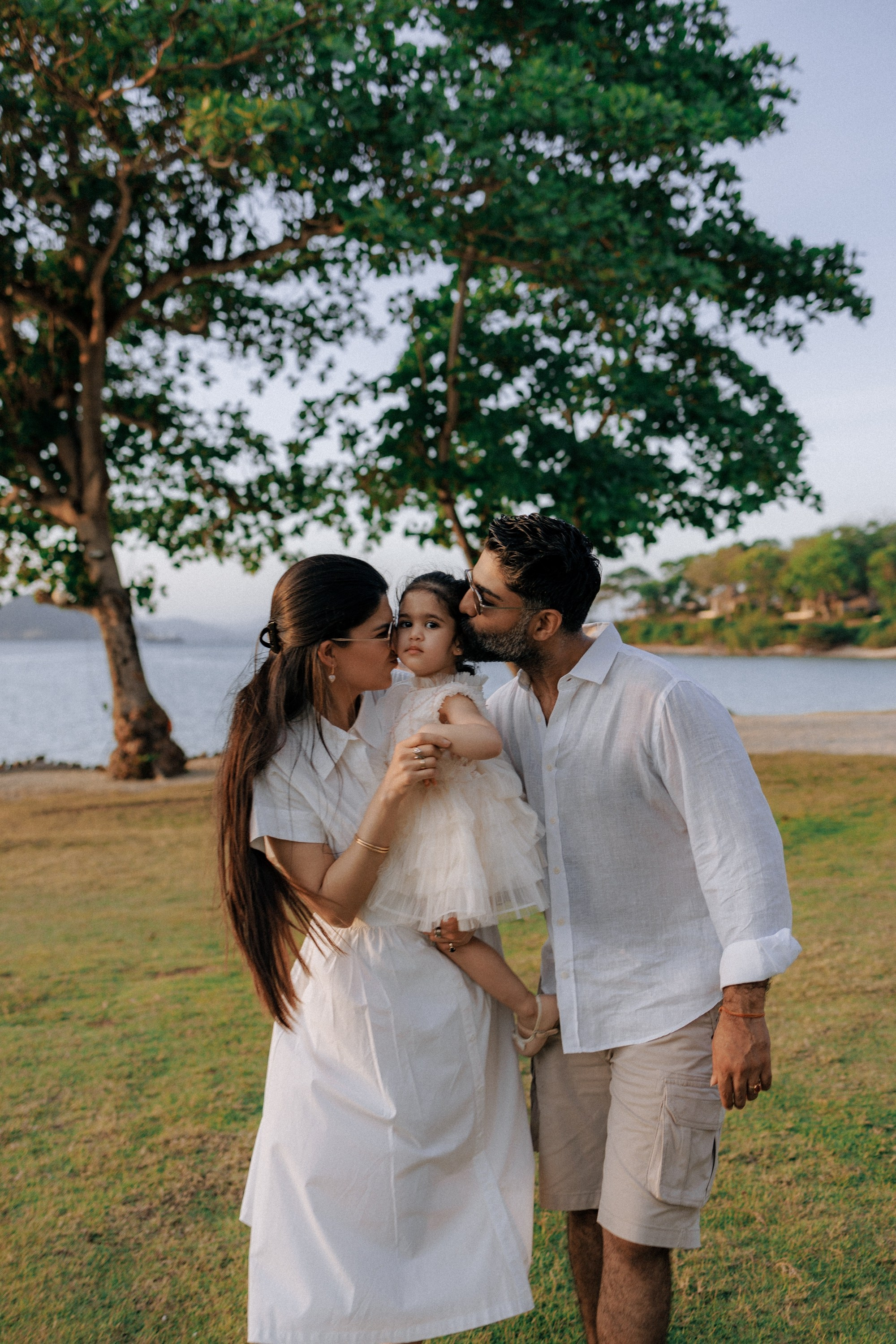 Family photoshoot in Phuket, Thailand. Fedor Lemeshko — Destination Wedding and Family Lifestyle photographer