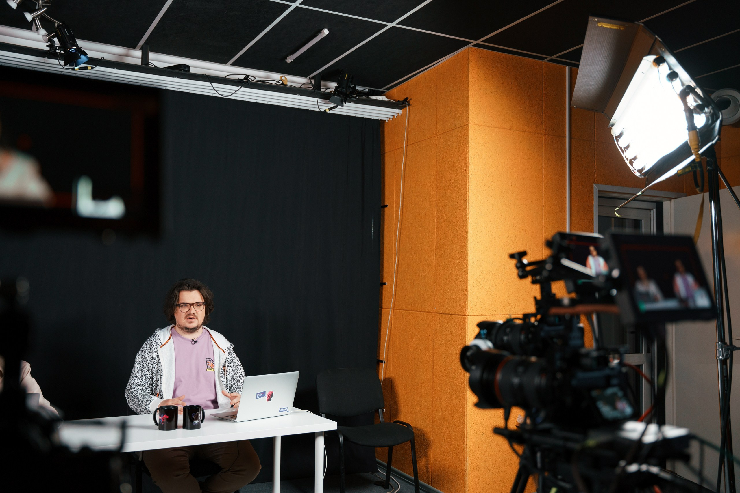 Aha! — 9 апреля 2021. Фотобанк Матемаркетинг