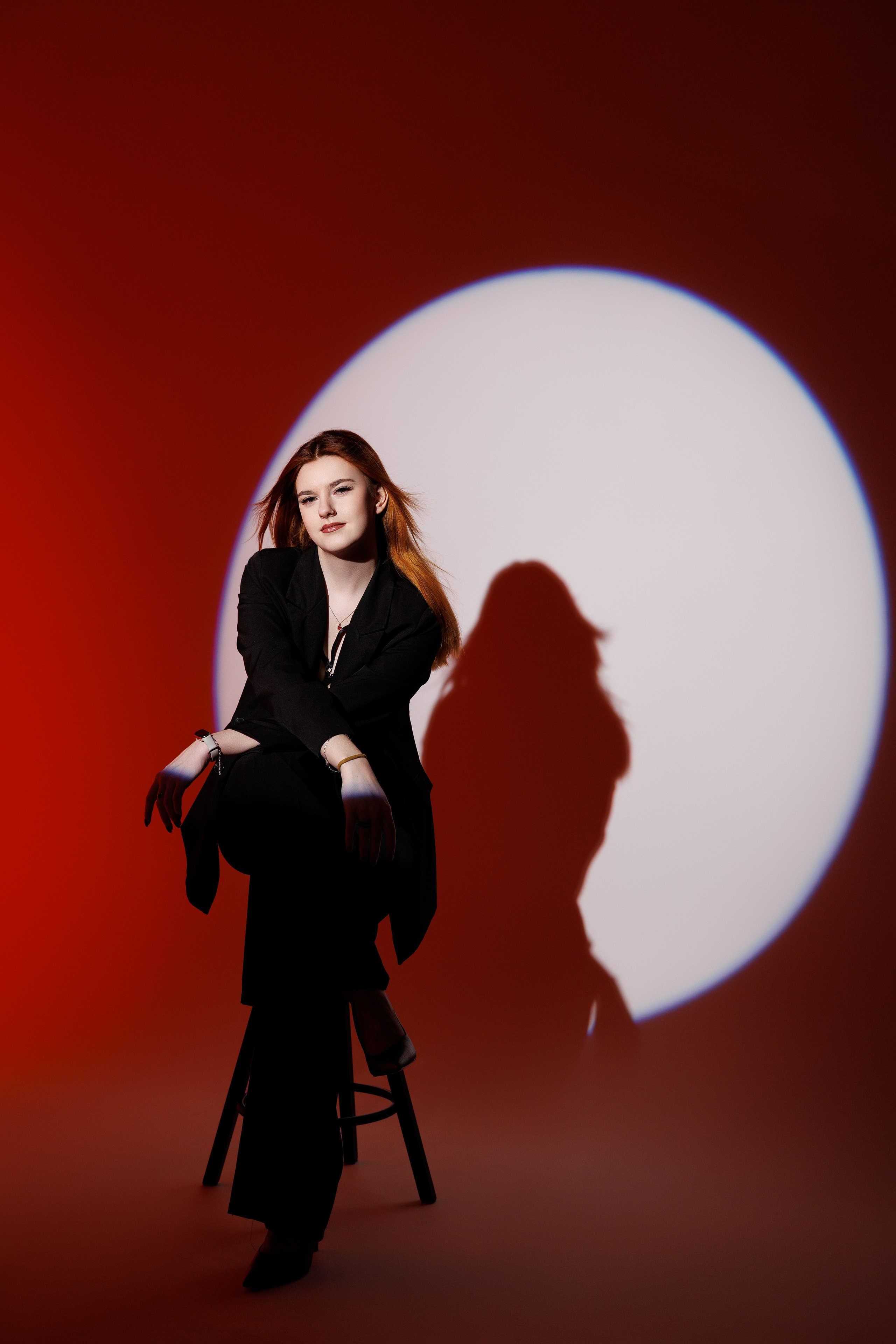 Цветной свет и фигуры. Фотограф Минск