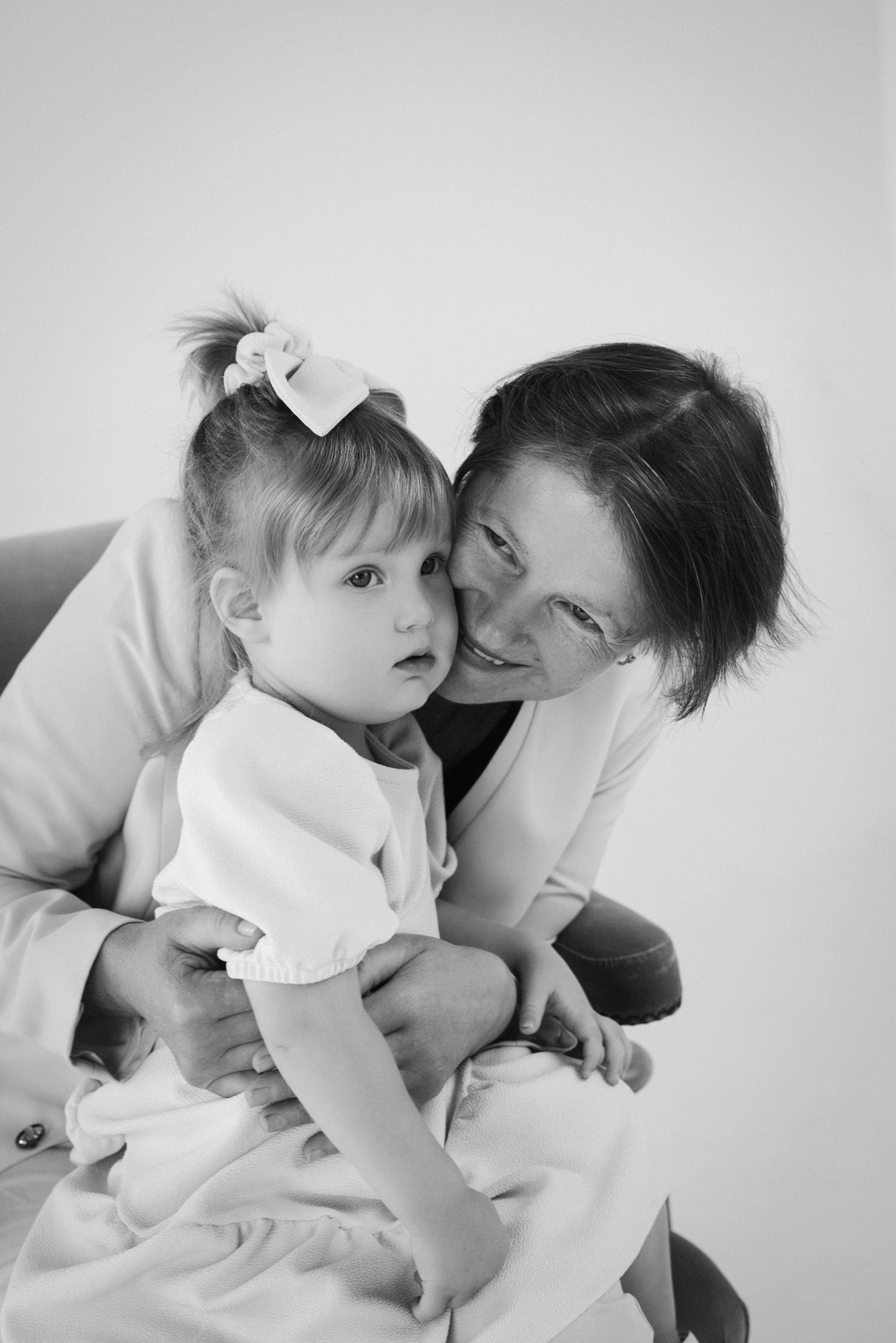 Семейная фотосессия минимализм. Фотограф в Воронеже. Портреты, контент, семейные сьемки