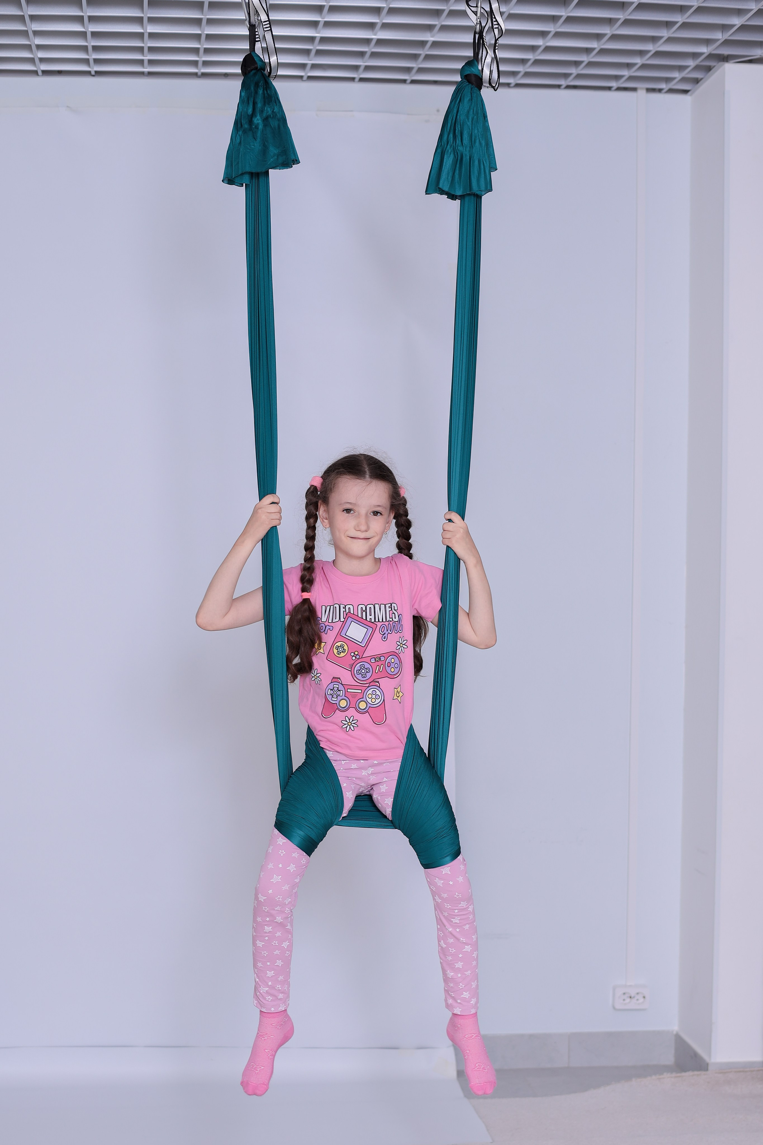 Детская аэройога. Фотограф Надршина Лилия