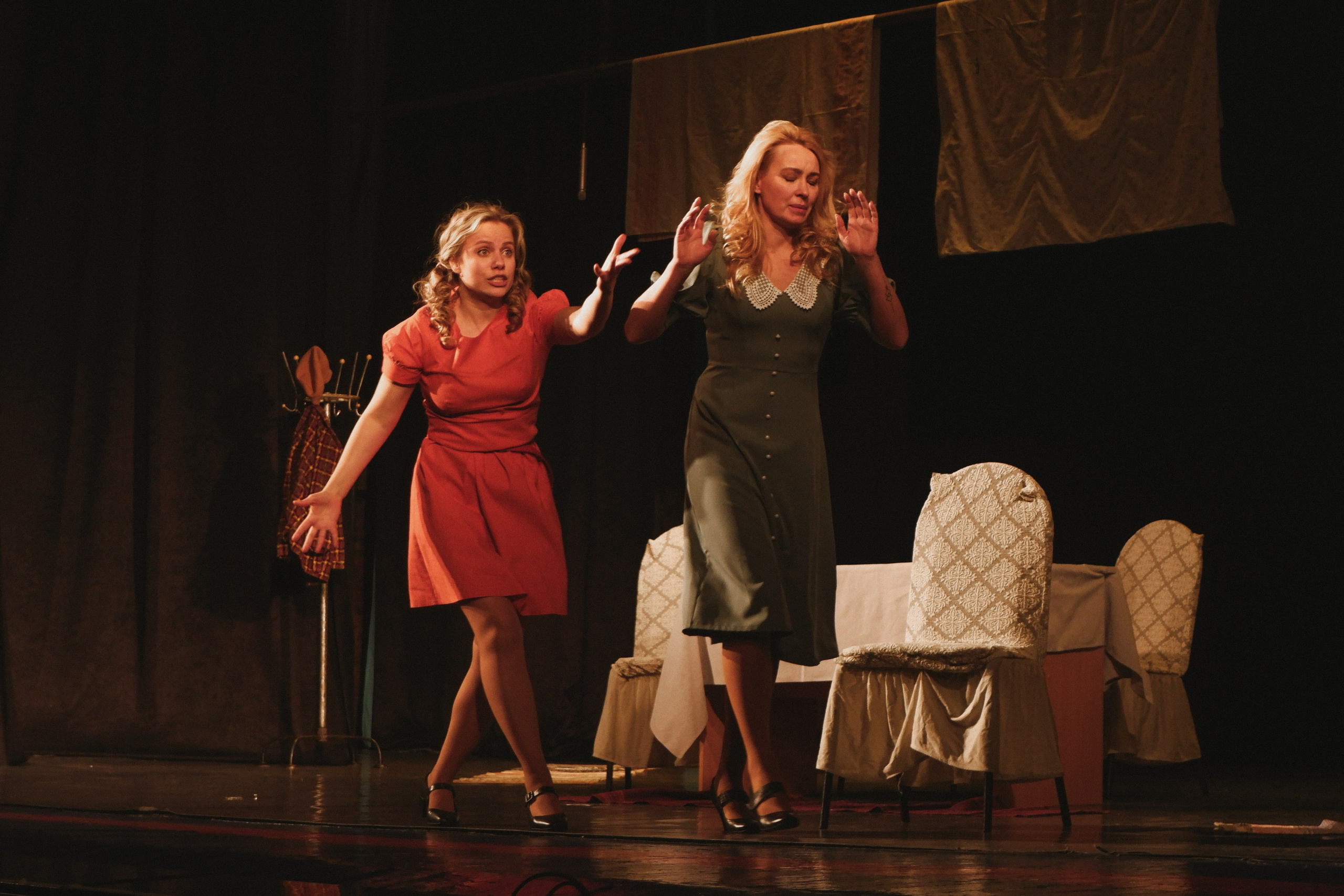 Спектакль «Вот и свела судьба нас». Лена Фокина | Фотограф Смоленск