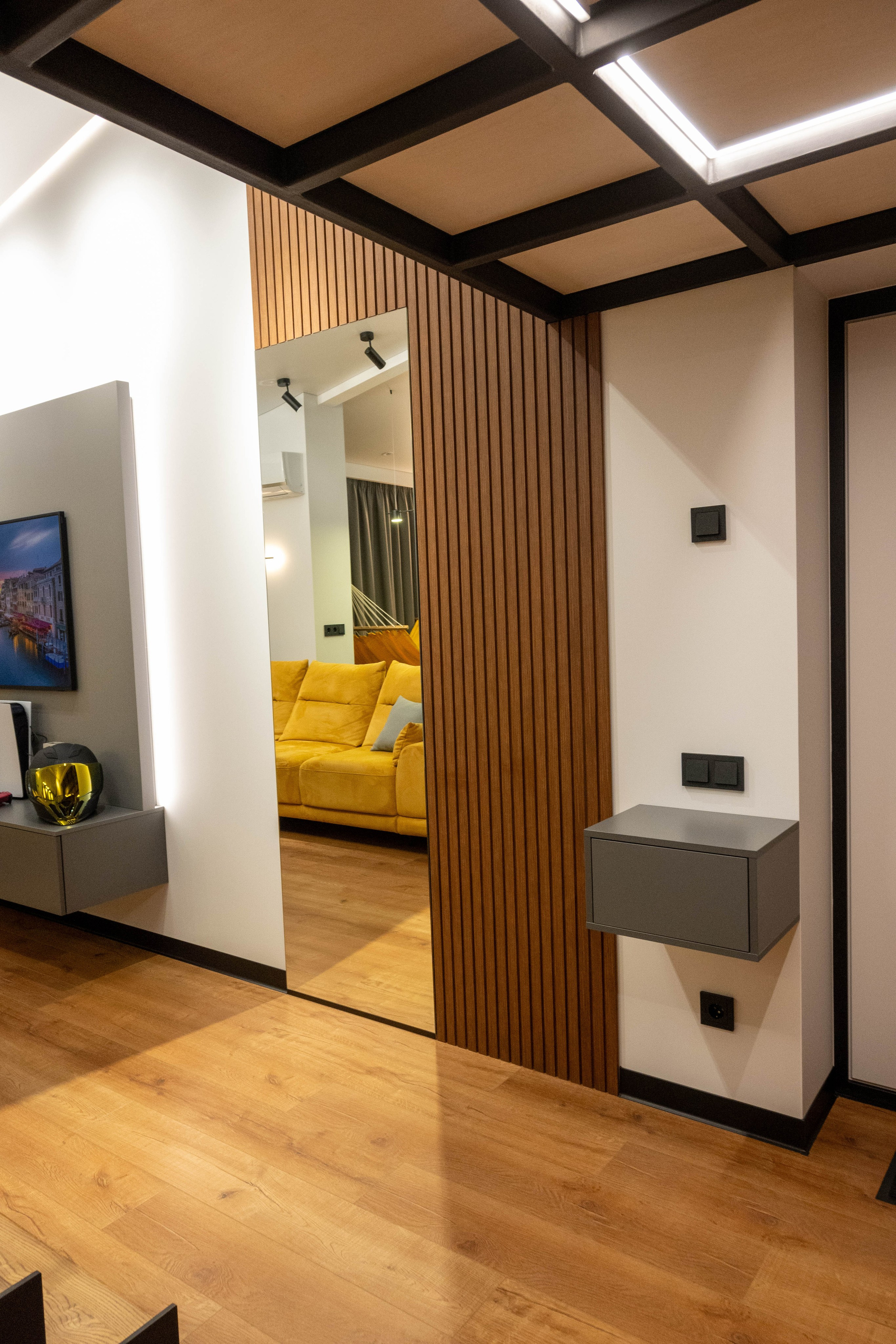 The apartment is on two levels. Fotograf Dmitrii Donets