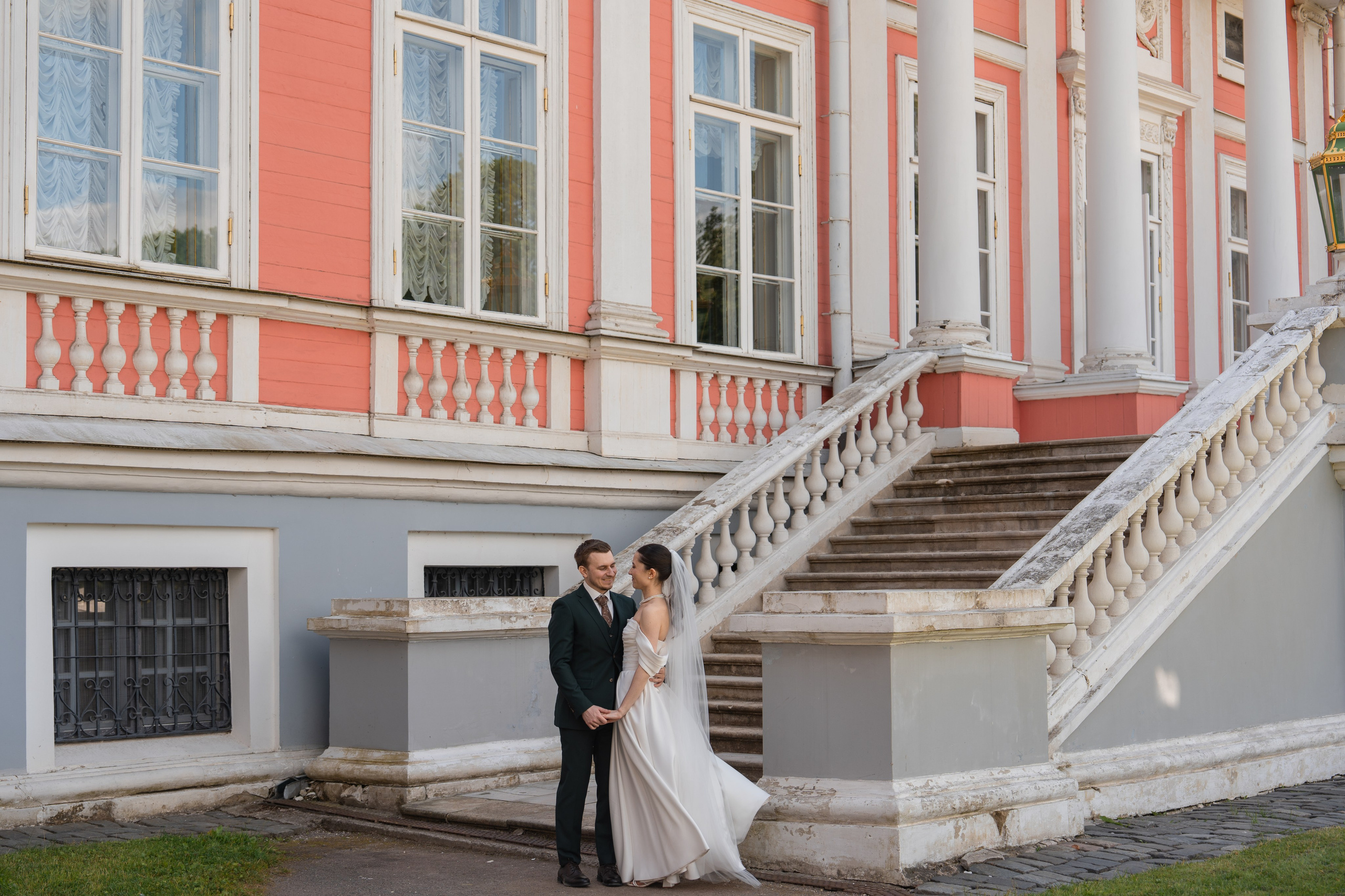 Влад и Илина в Кусково. Свадебный фотограф в Москве Анна Полушина