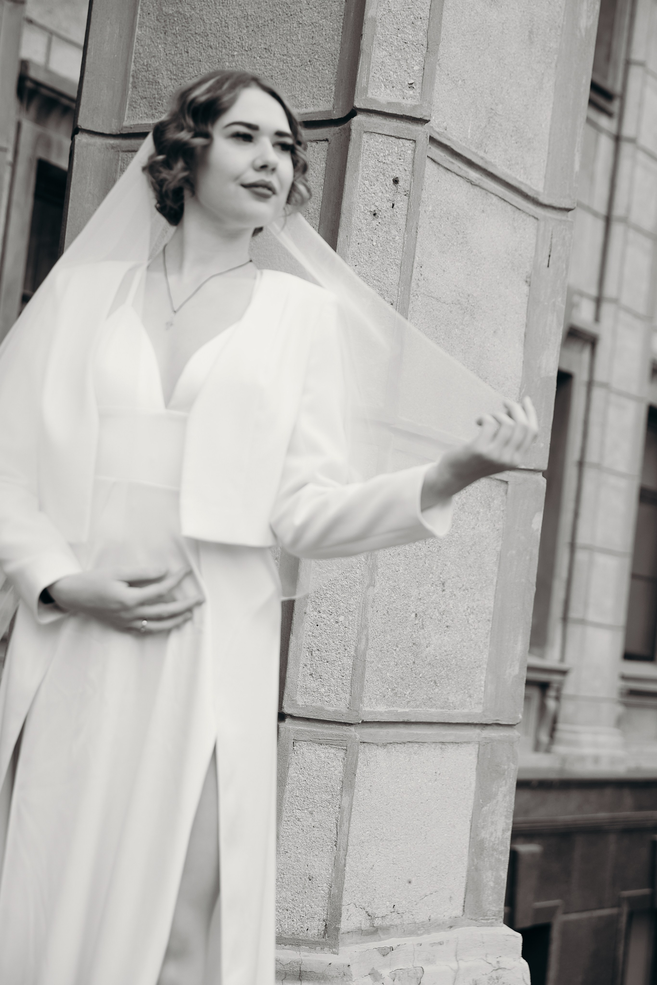 Свадебная прогулка в Екатерининском сквере 25.10.2024. Свадебный и семейный фотограф Виолетта Сидельникова. Краснодар, Россия, Беларусь, Европа