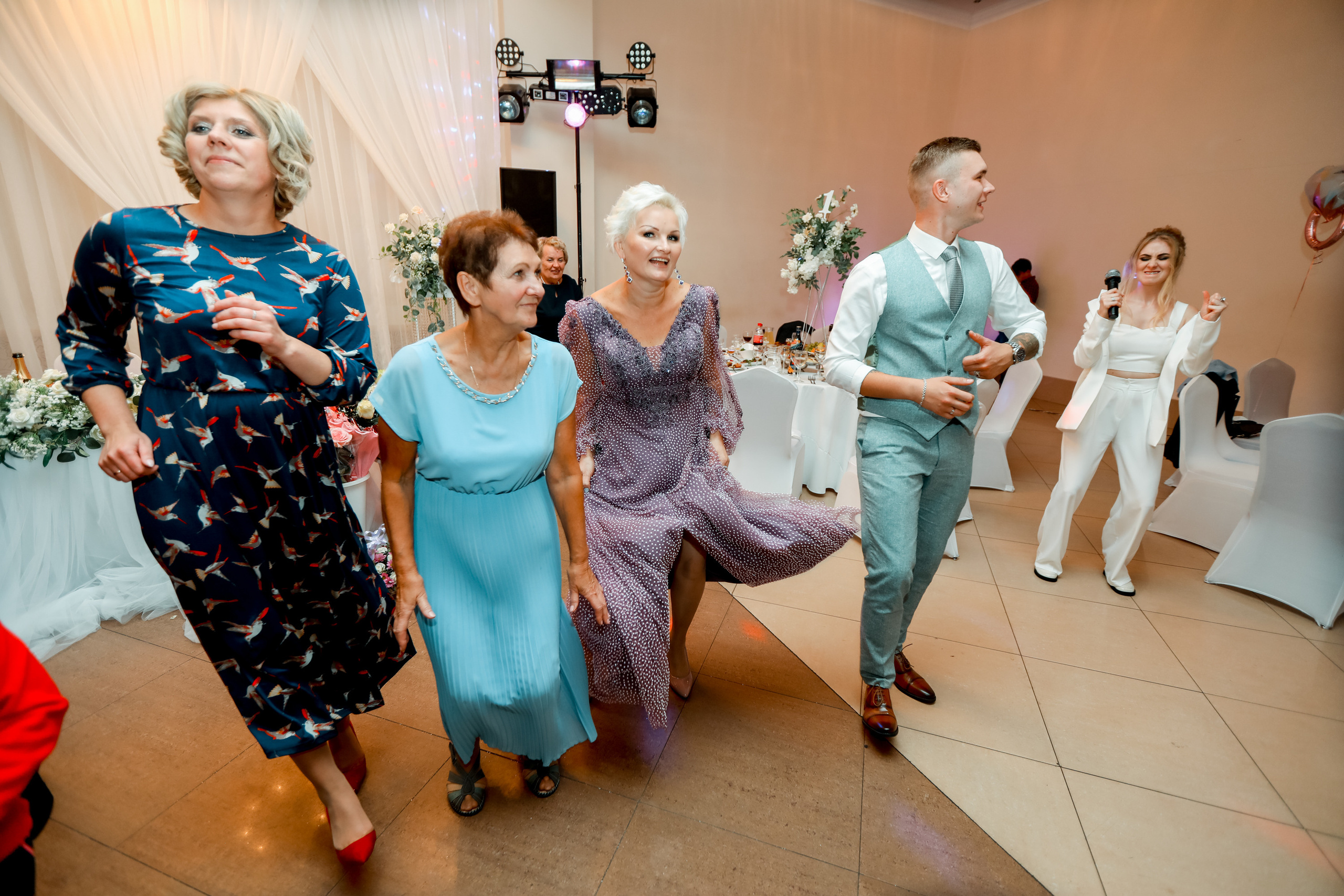 Даниил и Ангелина. Ведущий на свадьбу в Балашихе, Железнодорожном, Москве Евгения Гундер