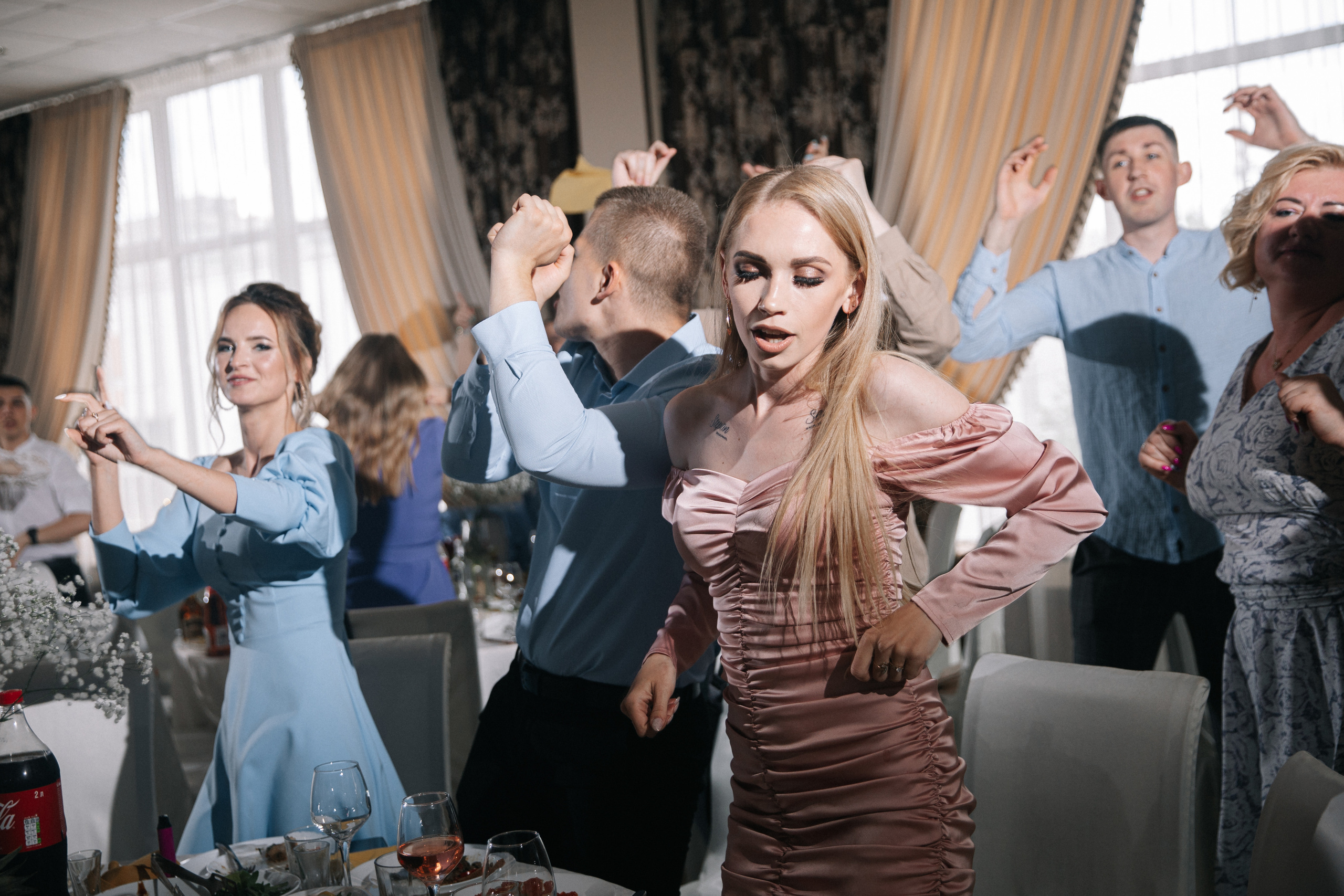 Рома и Вика. Ведущий на свадьбу в Балашихе, Железнодорожном, Москве Евгения Гундер