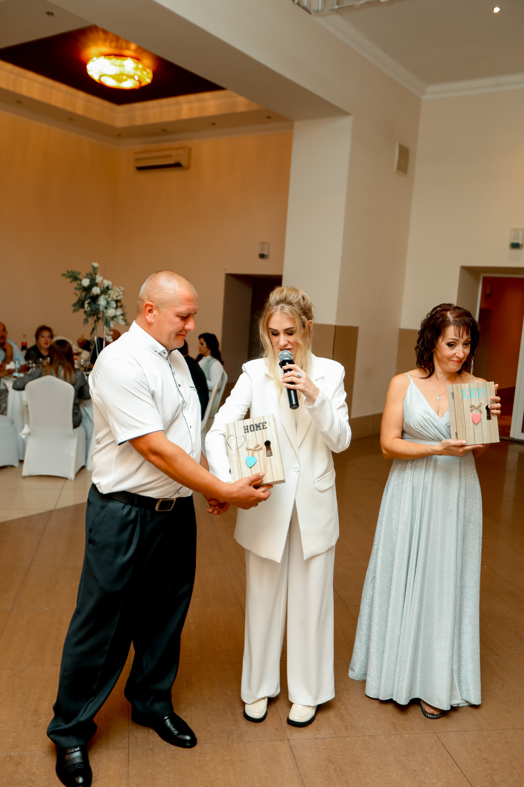 Даниил и Ангелина. Ведущий на свадьбу в Балашихе, Железнодорожном, Москве Евгения Гундер