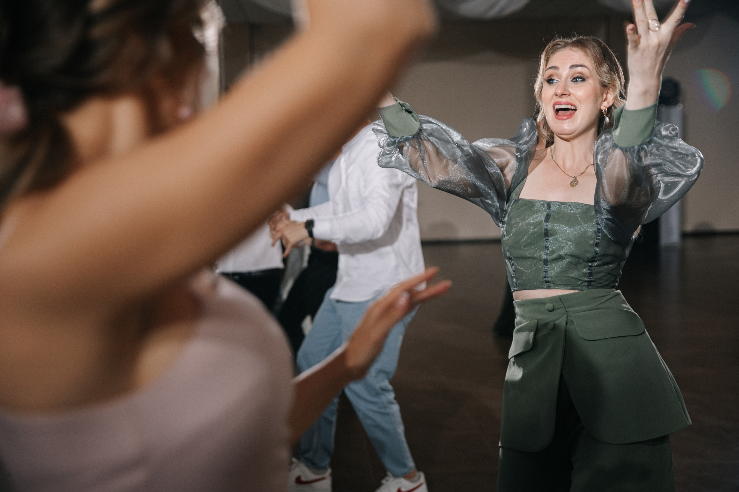 Рома и Вика. Ведущий на свадьбу в Балашихе, Железнодорожном, Москве Евгения Гундер