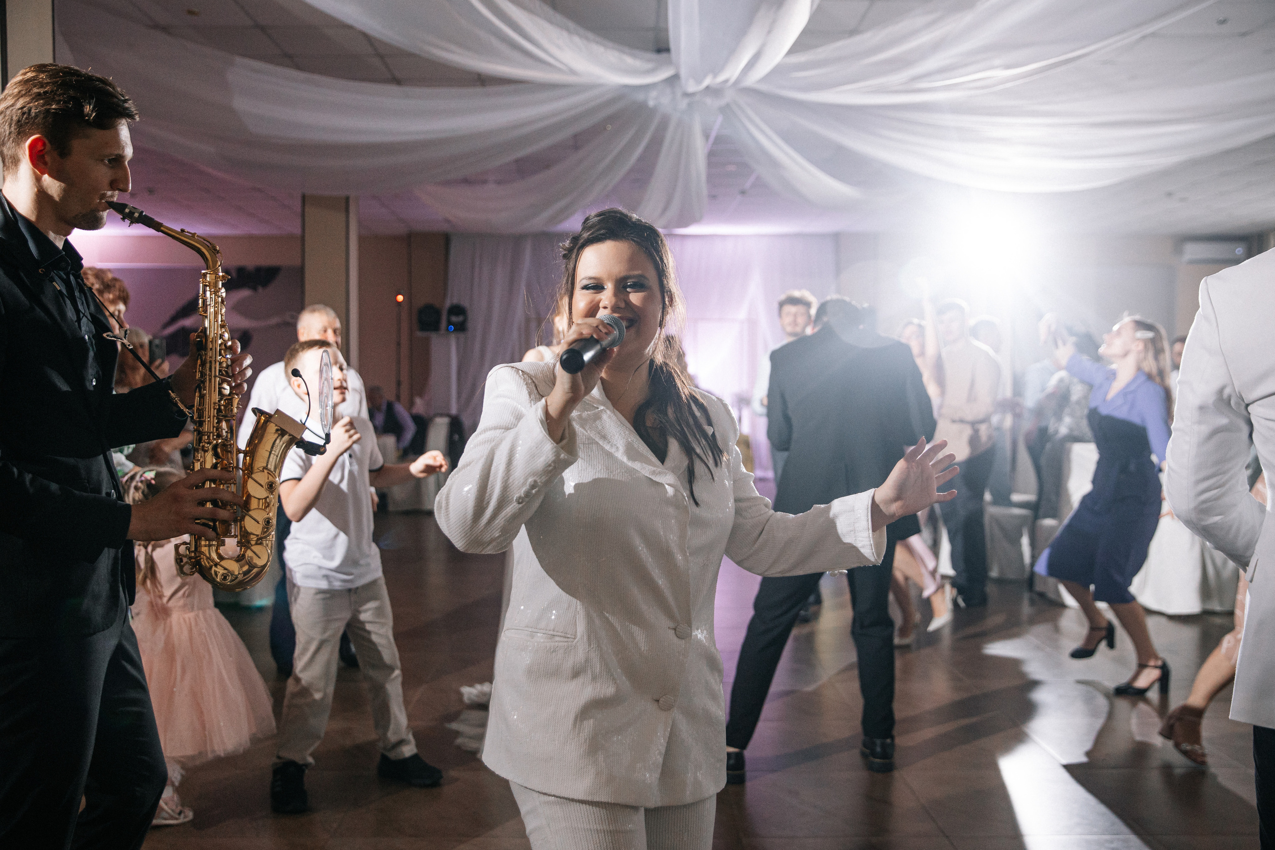 Рома и Вика. Ведущий на свадьбу в Балашихе, Железнодорожном, Москве Евгения Гундер