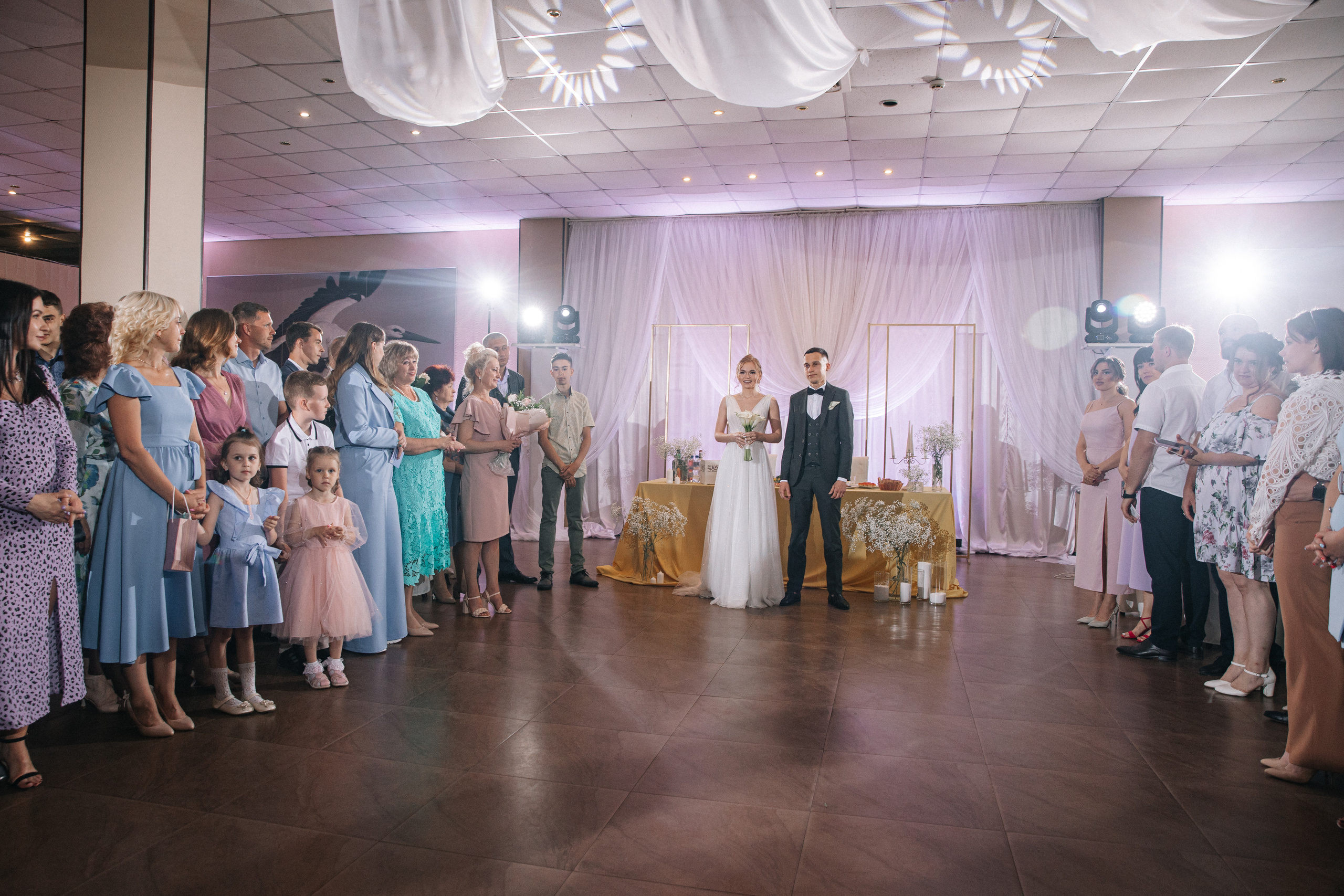 Рома и Вика. Ведущий на свадьбу в Балашихе, Железнодорожном, Москве Евгения Гундер