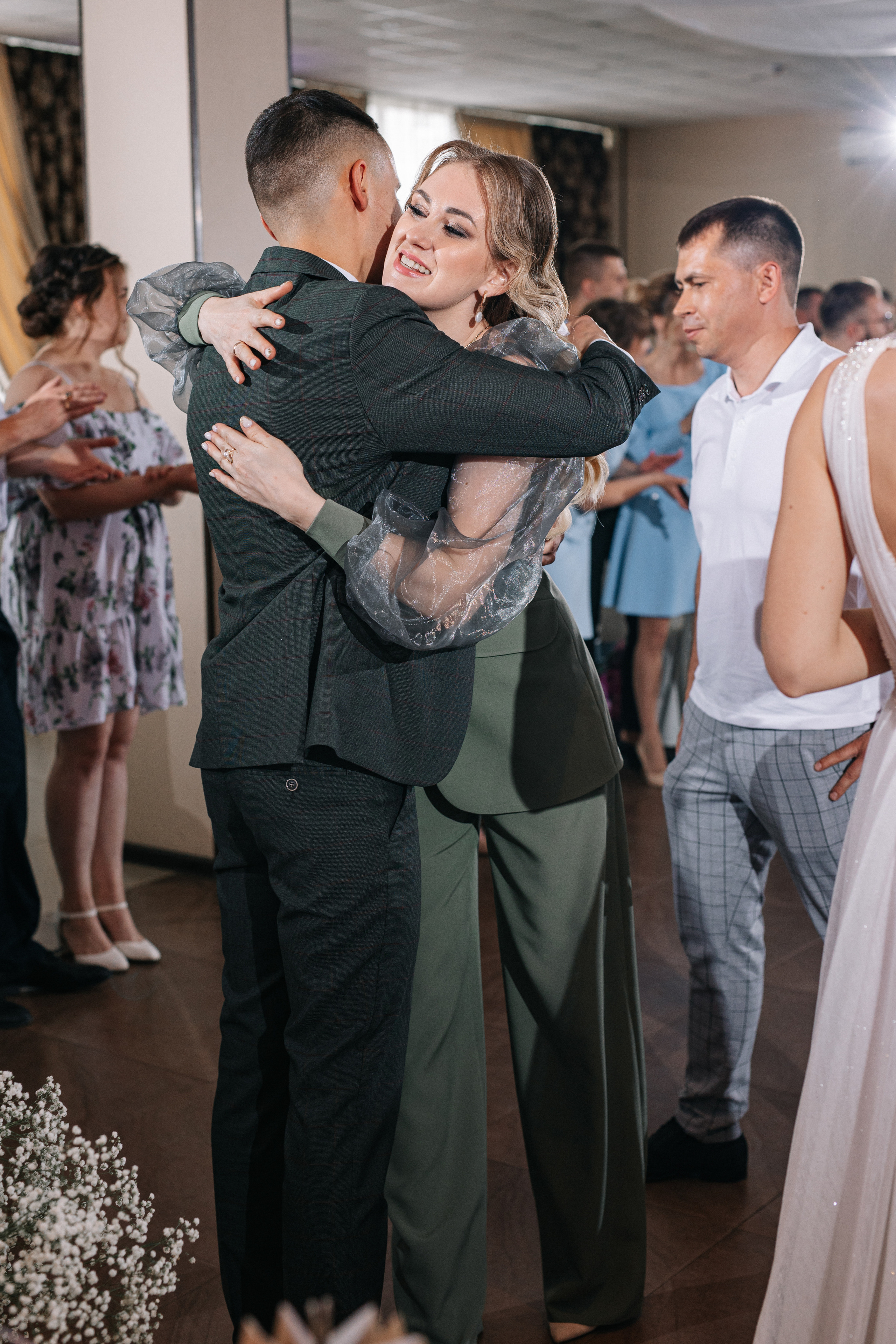 Рома и Вика. Ведущий на свадьбу в Балашихе, Железнодорожном, Москве Евгения Гундер