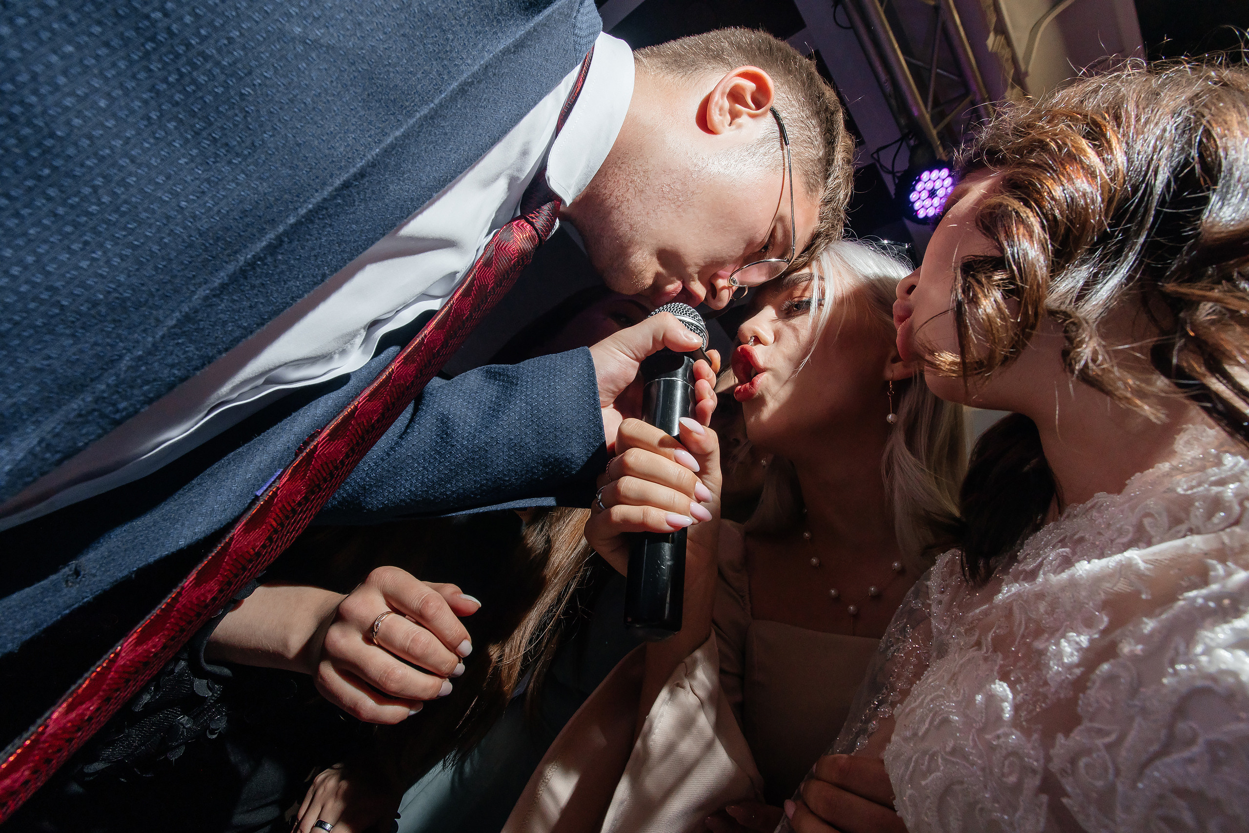 Виталий и Ангелина. Ведущий на свадьбу в Балашихе, Железнодорожном, Москве Евгения Гундер