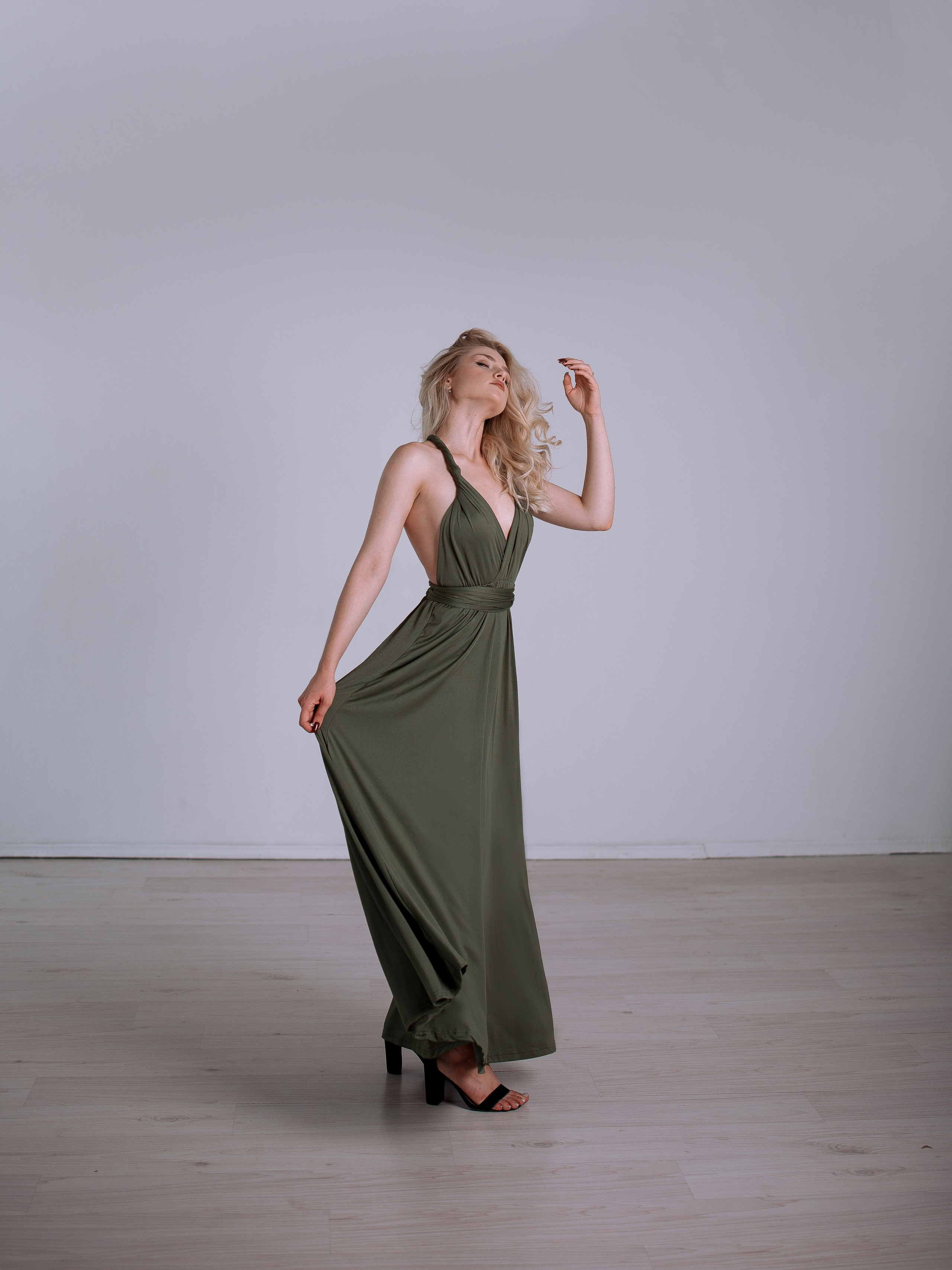Платье в цвете хаки для фотосессии в Севастополе
