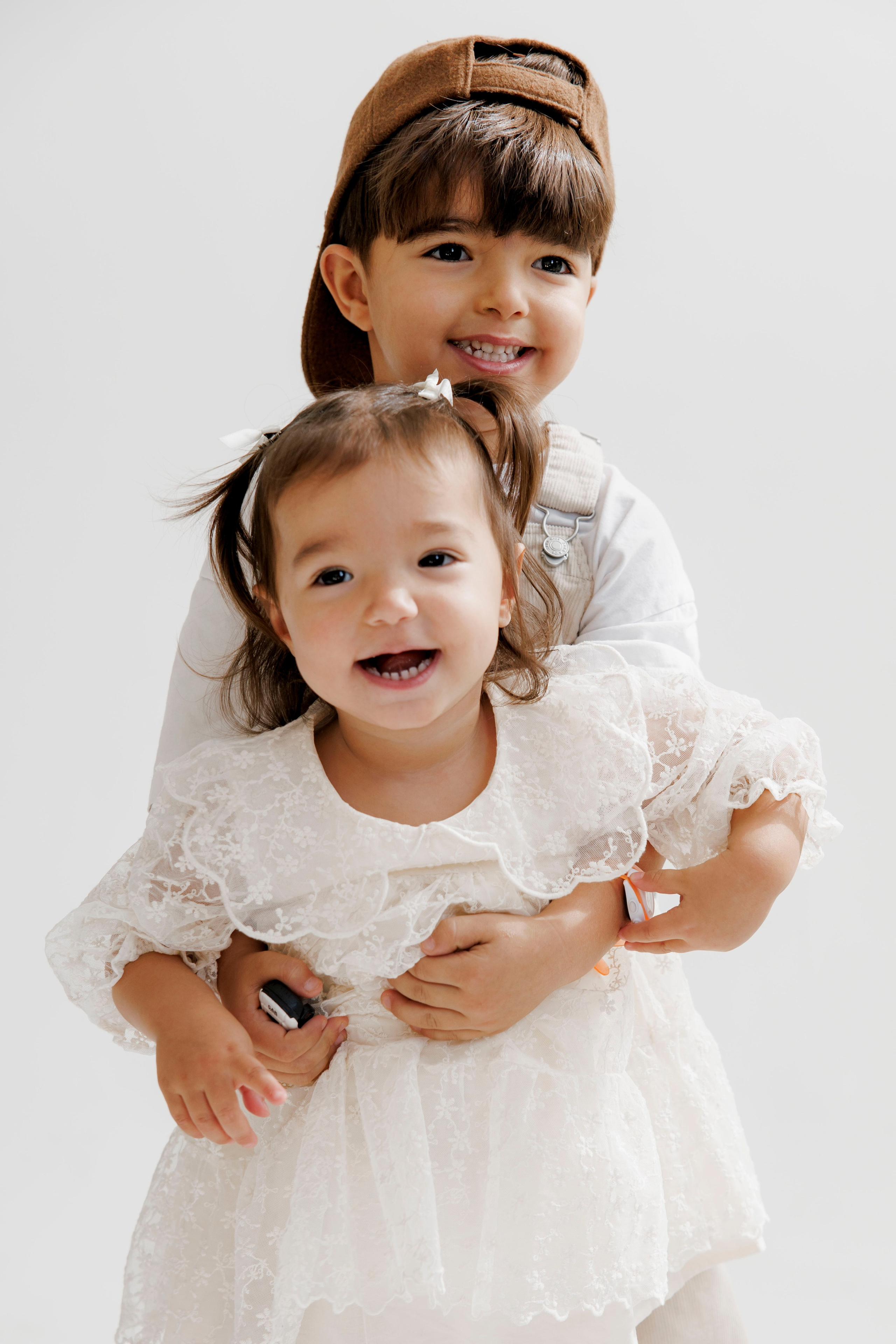 Family photoshoot inside the studio. Wedding and family photographer