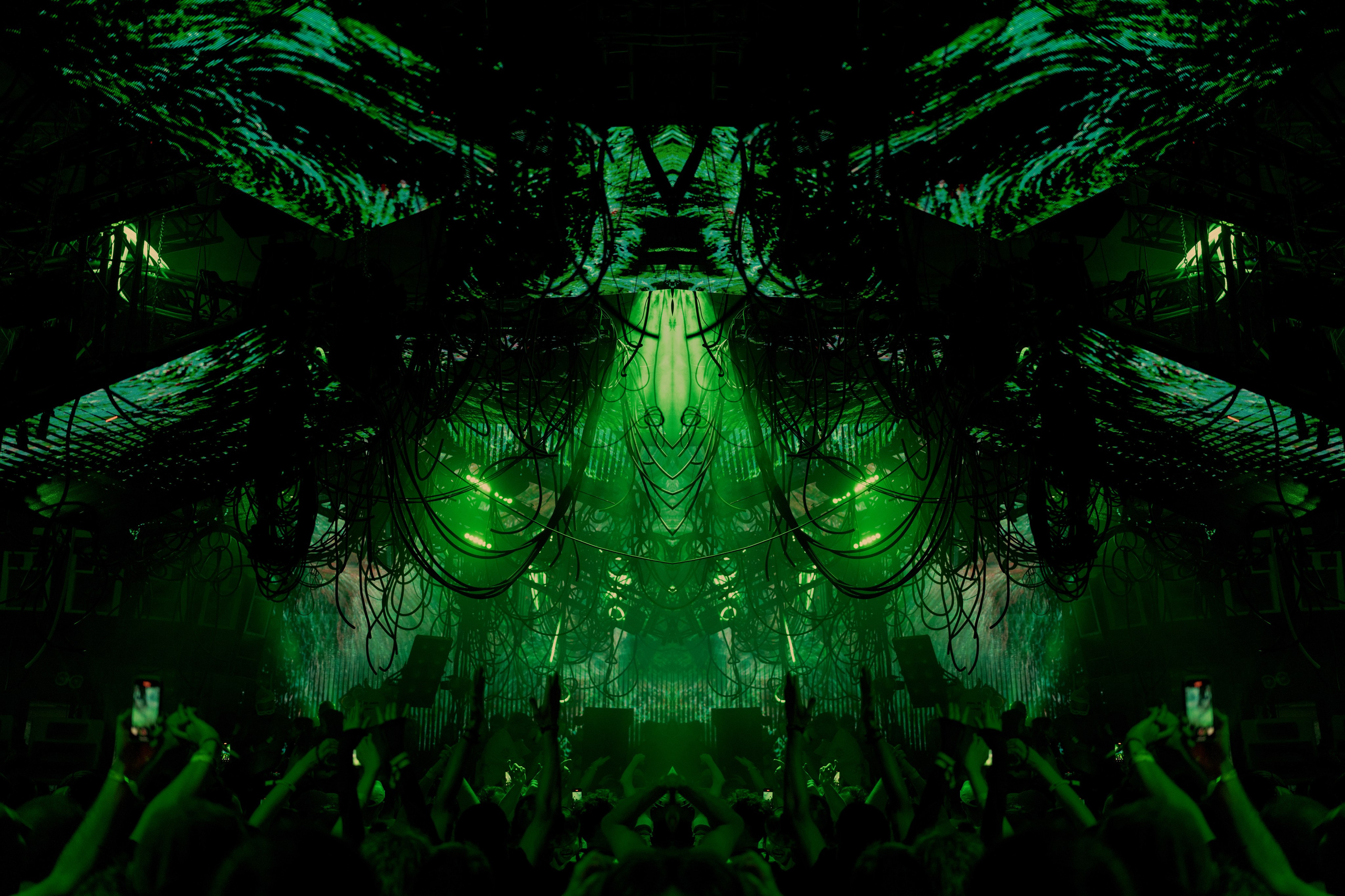 Outline 2024. @tomrus: Рустам Шагиморданов — фотограф