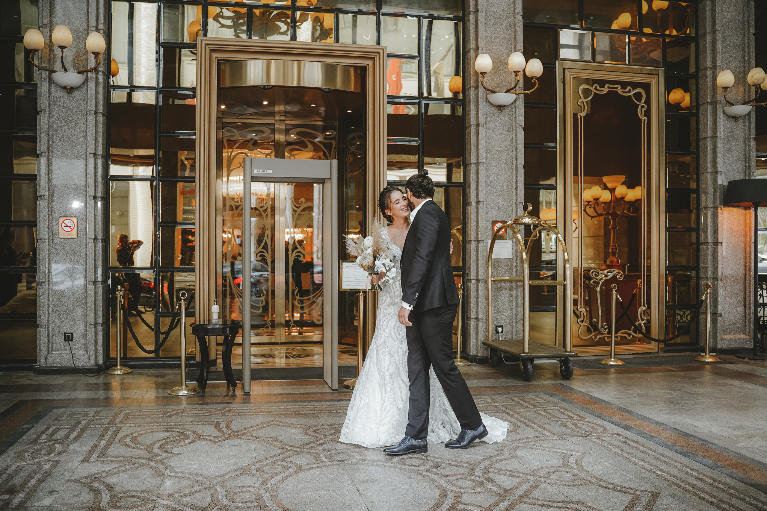 Свадебная фотосессия в St. Regensy Nikolskaya в Москве