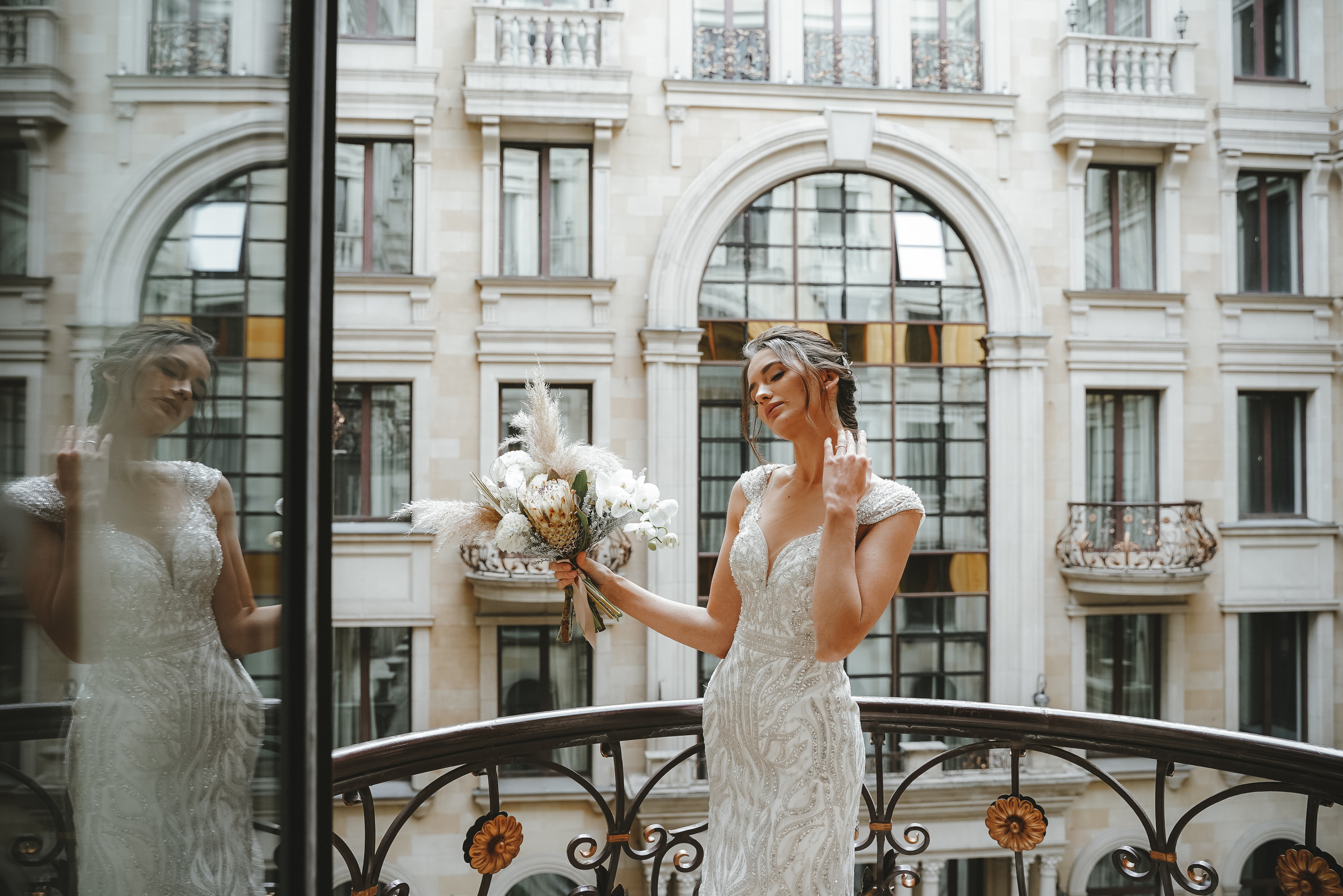 Свадебная фотосессия в St. Regensy Nikolskaya в Москве