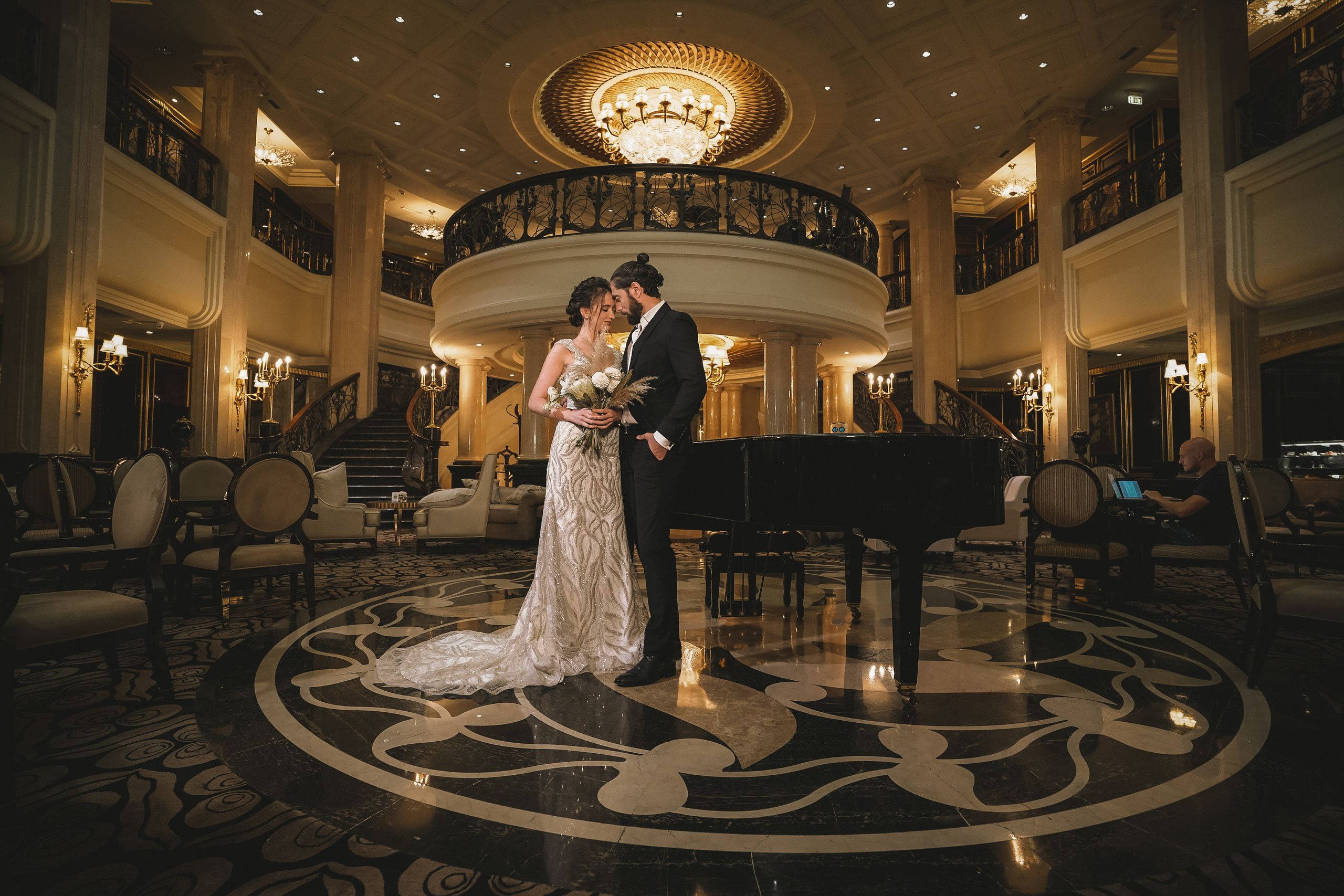 Свадебная фотосессия в St. Regensy Nikolskaya в Москве