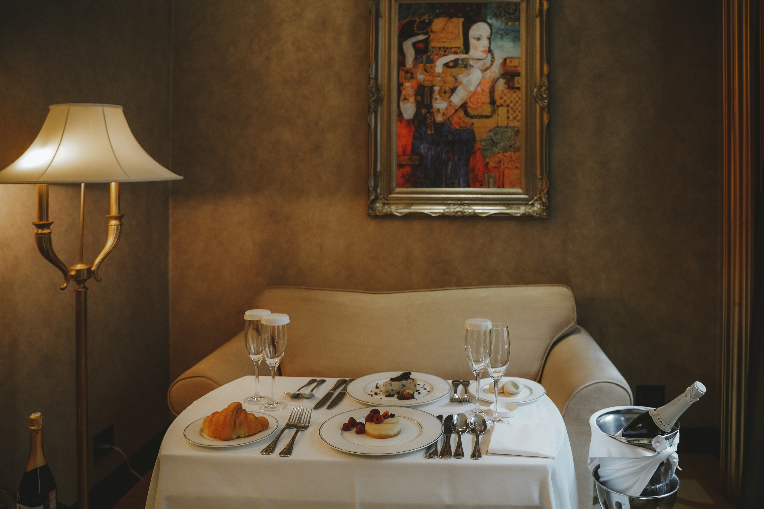 Свадебная фотосессия в St. Regensy Nikolskaya в Москве