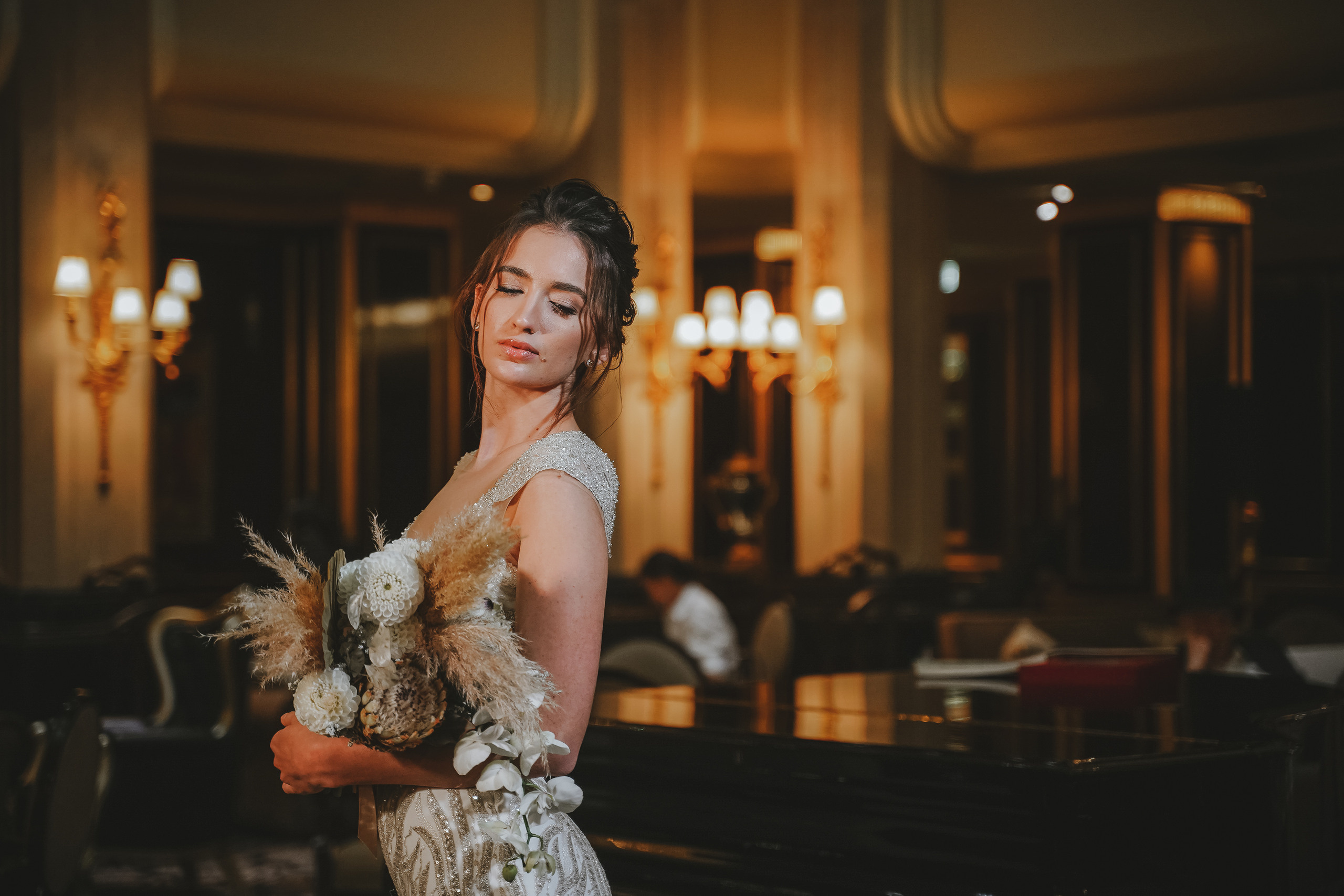 Свадебная фотосессия в St. Regensy Nikolskaya в Москве