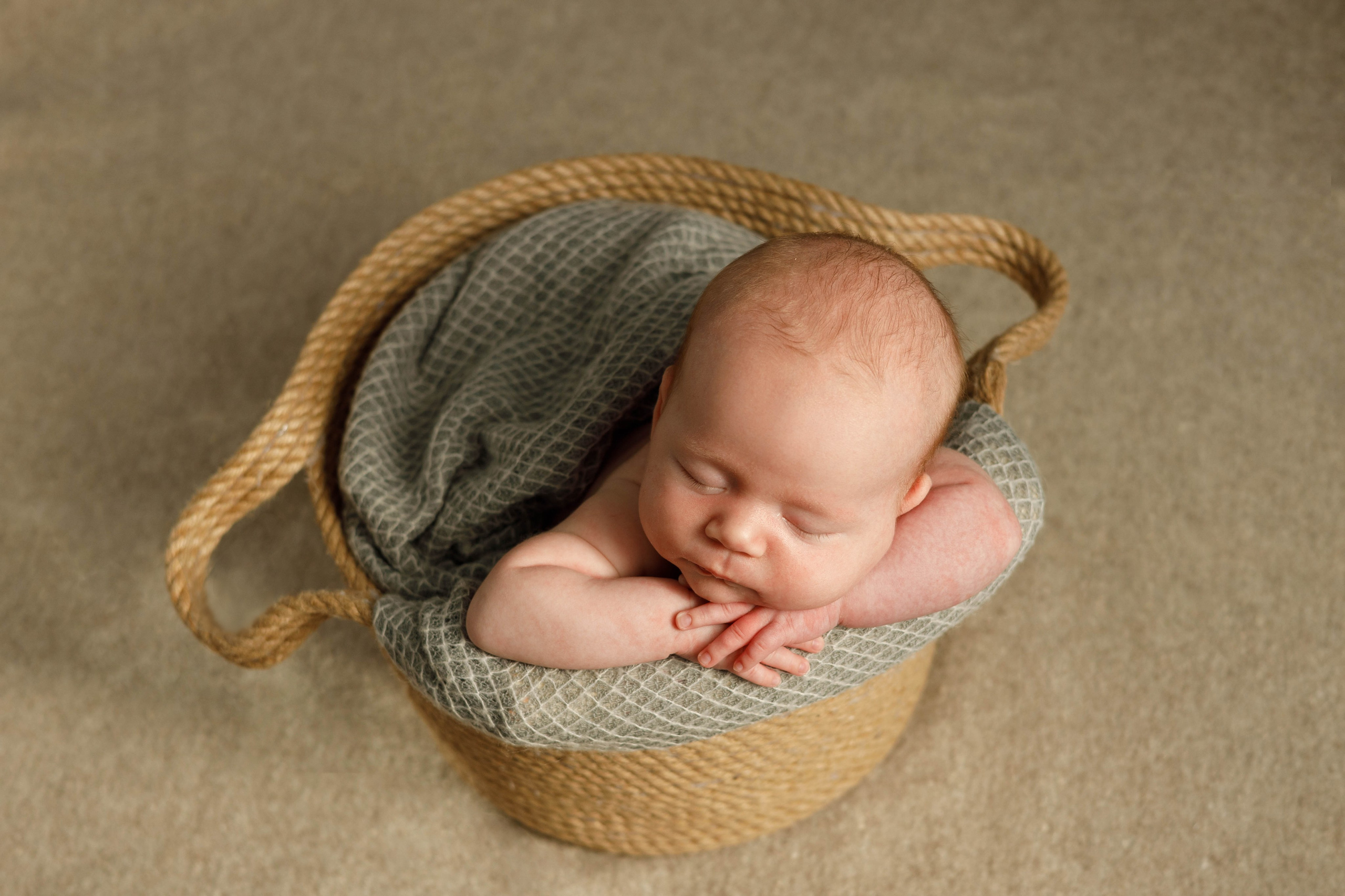 Новорождённые. Главная