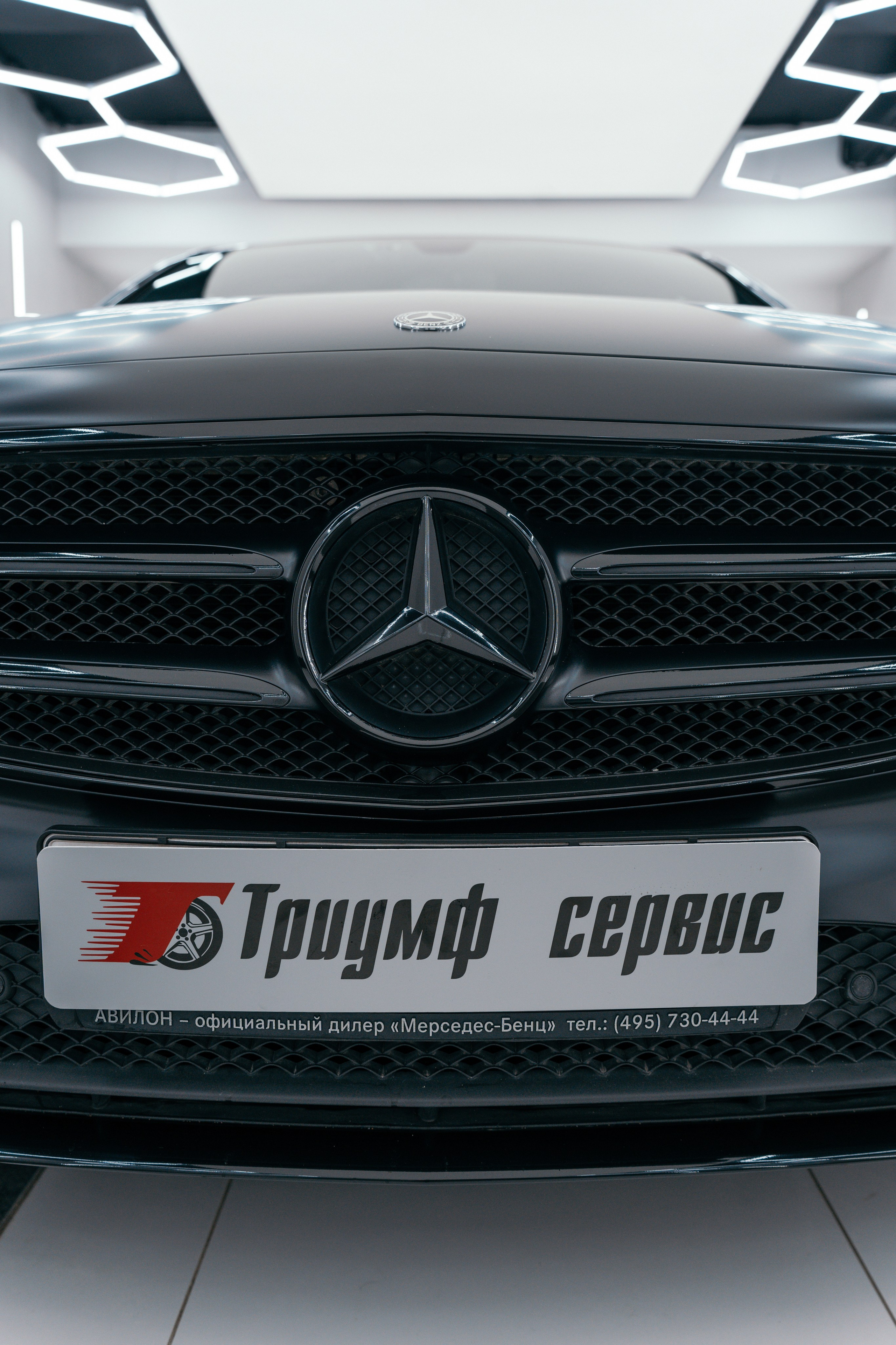 Triumph Car Services. Photographer based in moscow Peter Tchana