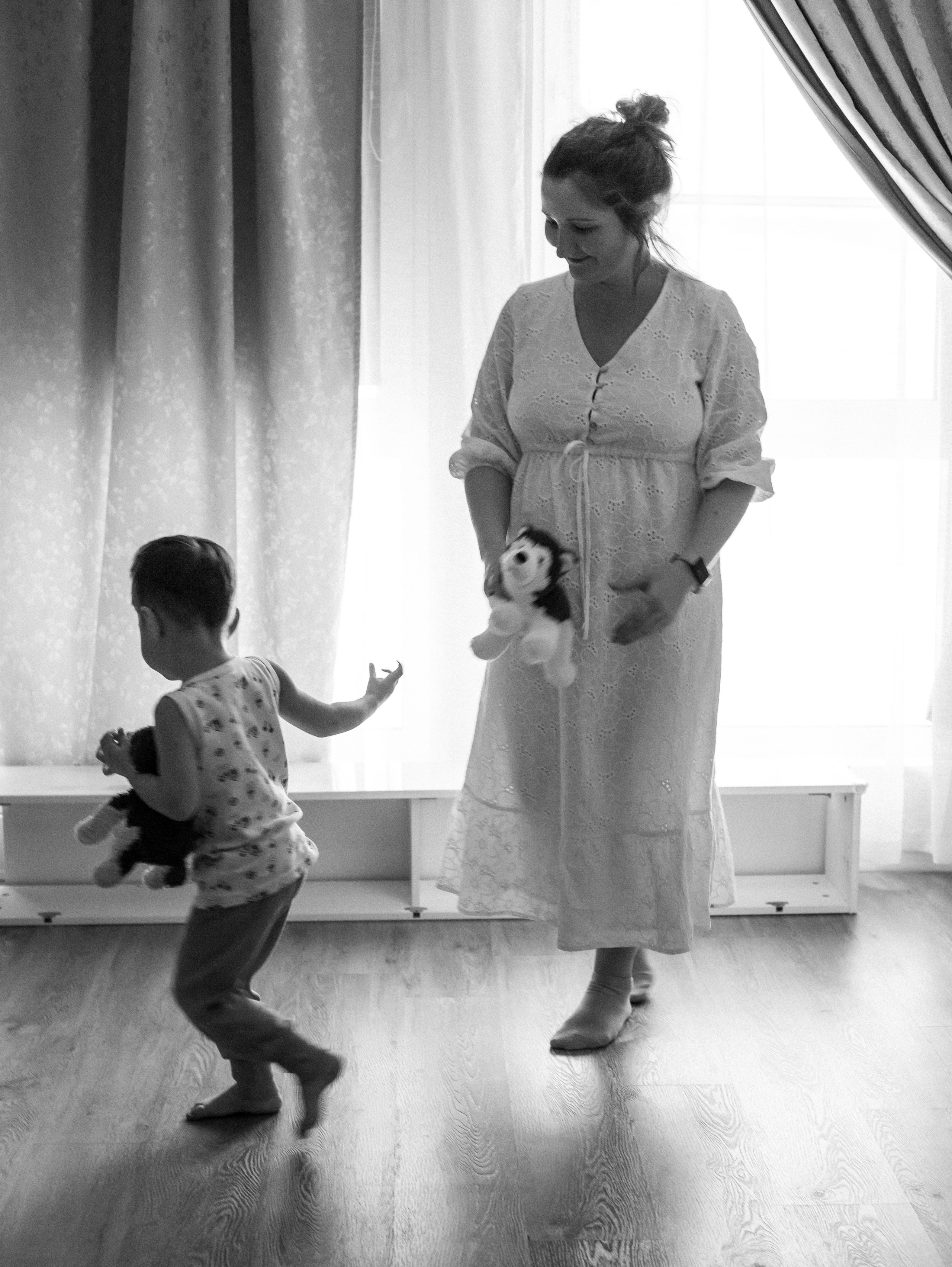 Мама с малышом дома. Фотограф текстиля в Москве Ольга Иванова