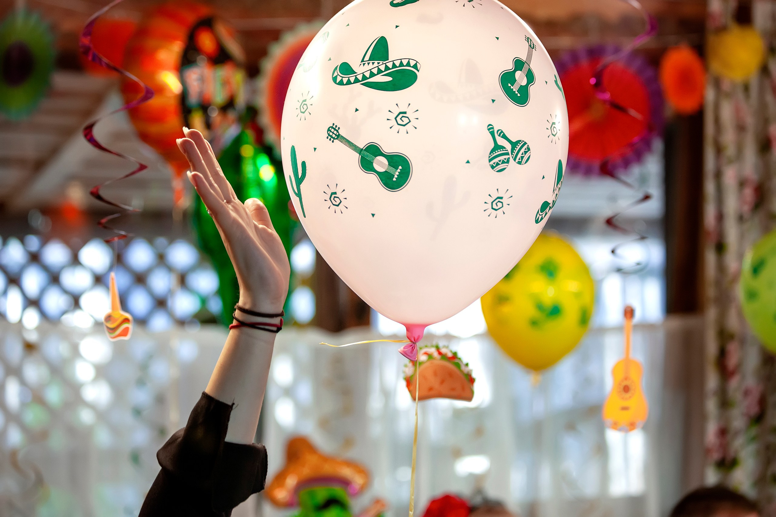 Воздушные шарики в мексиканском стиле