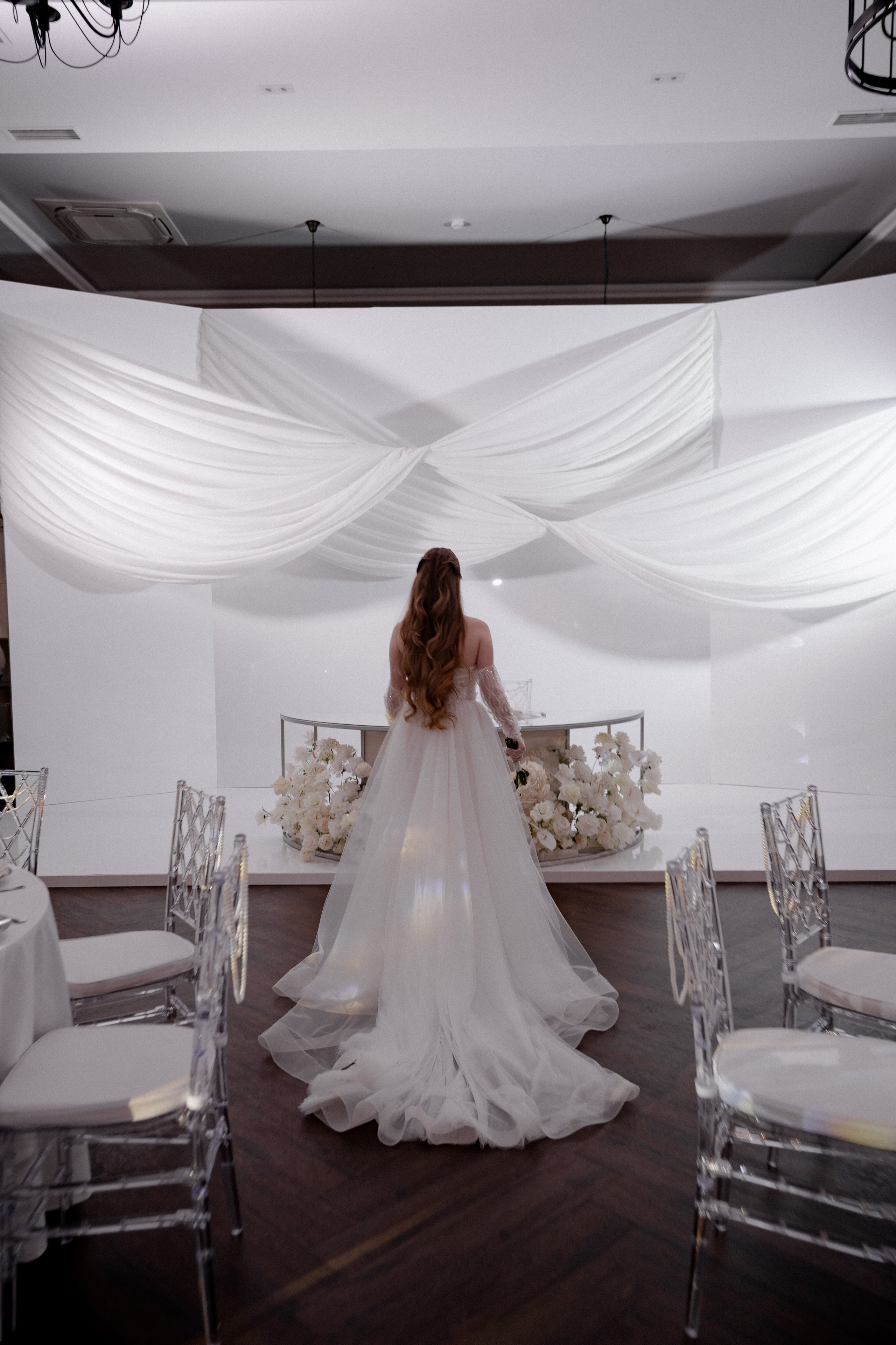 СВАДЕБНАЯ СЬЕМКА СБОРОВ В ОТЕЛЕ И ВЫЕЗД НА ЦЕРЕМОНИЮ (СНЯТО В СИБИРЕ В НИЖНЕВАРТОВСКЕ). Профессиональный фотограф, Санкт-Петербург — Виктория Богомолова