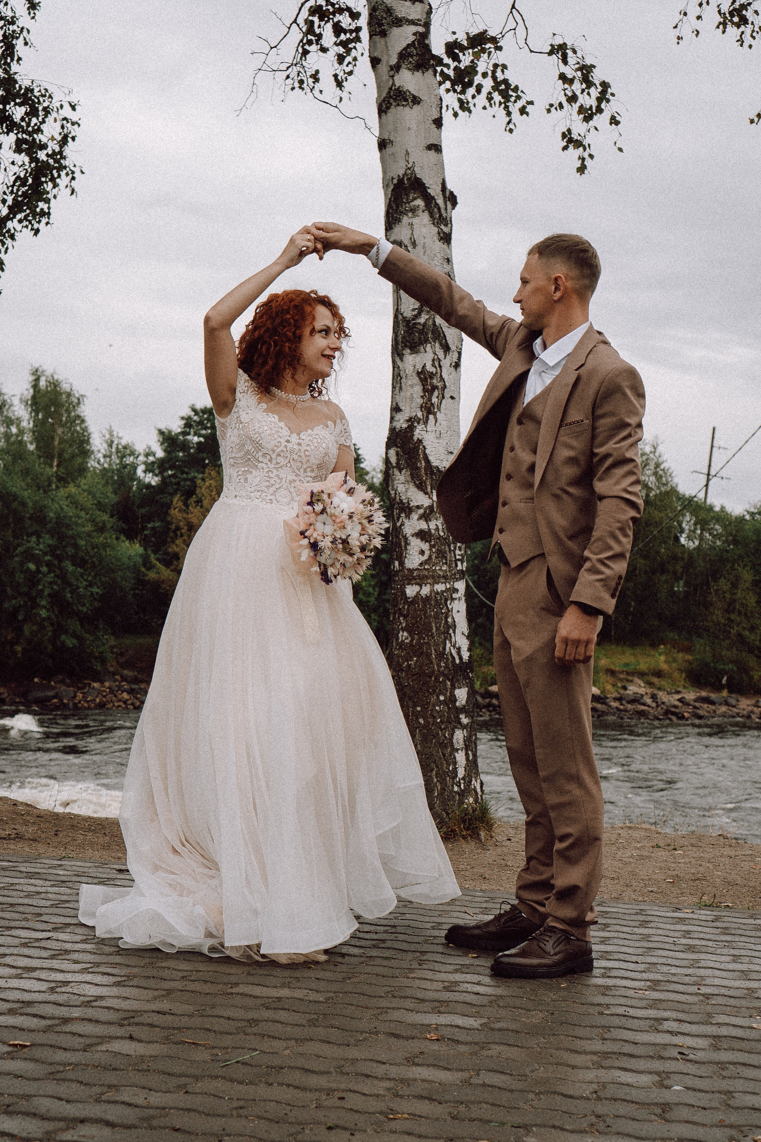 СВАДЕБНАЯ ФОТОСЕССИИЯ ПАРЫ В ГОРОДЕ ПРИОЗЕРСК В СОСНОВОМ ЛЕСУ И С ПИКАПОМ. Профессиональный фотограф, Санкт-Петербург — Виктория Богомолова