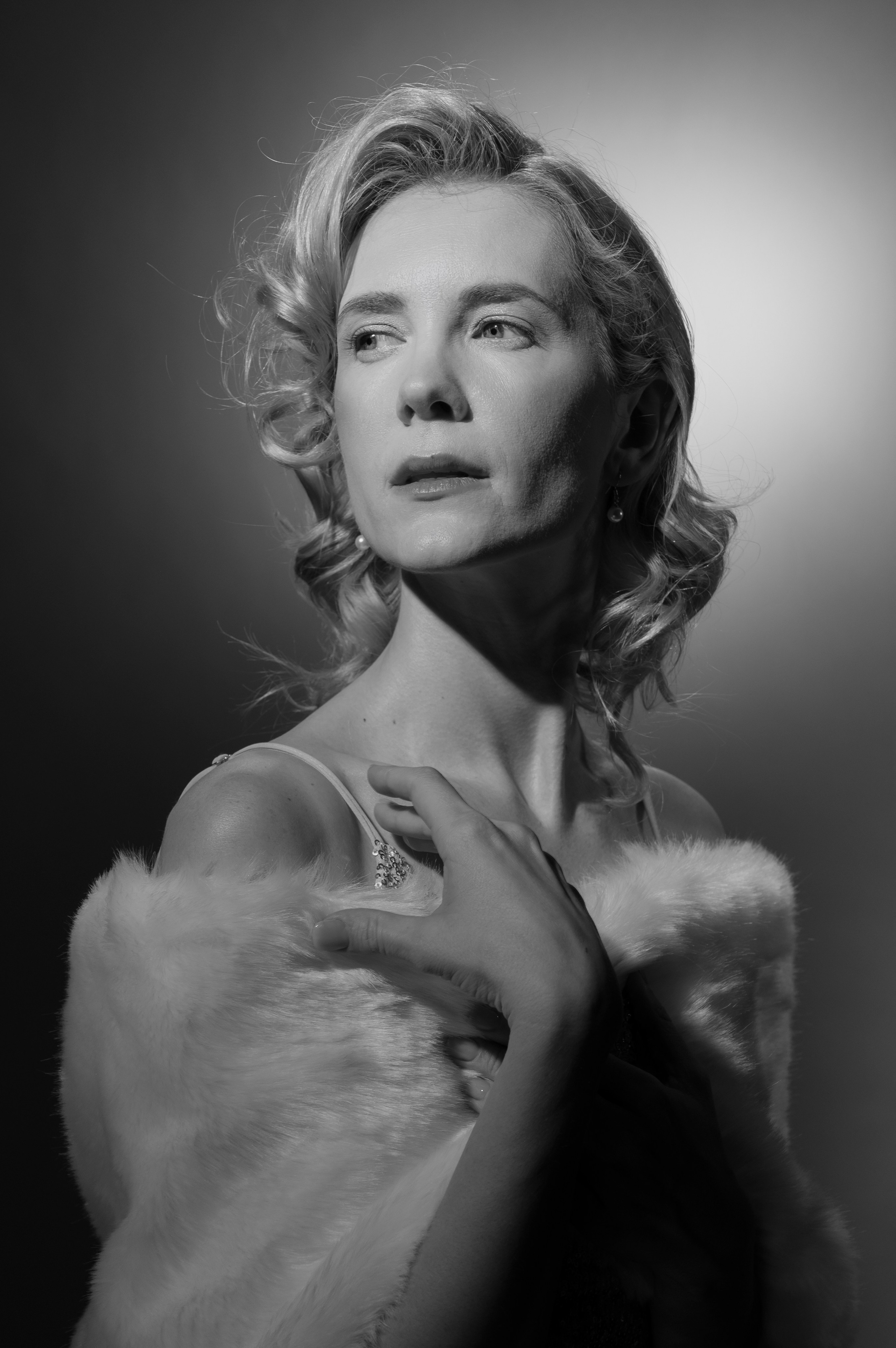 Студийная съемка для актрисы Юлии Конюховой. Портретный фотограф в Москве Ковалева Валентина