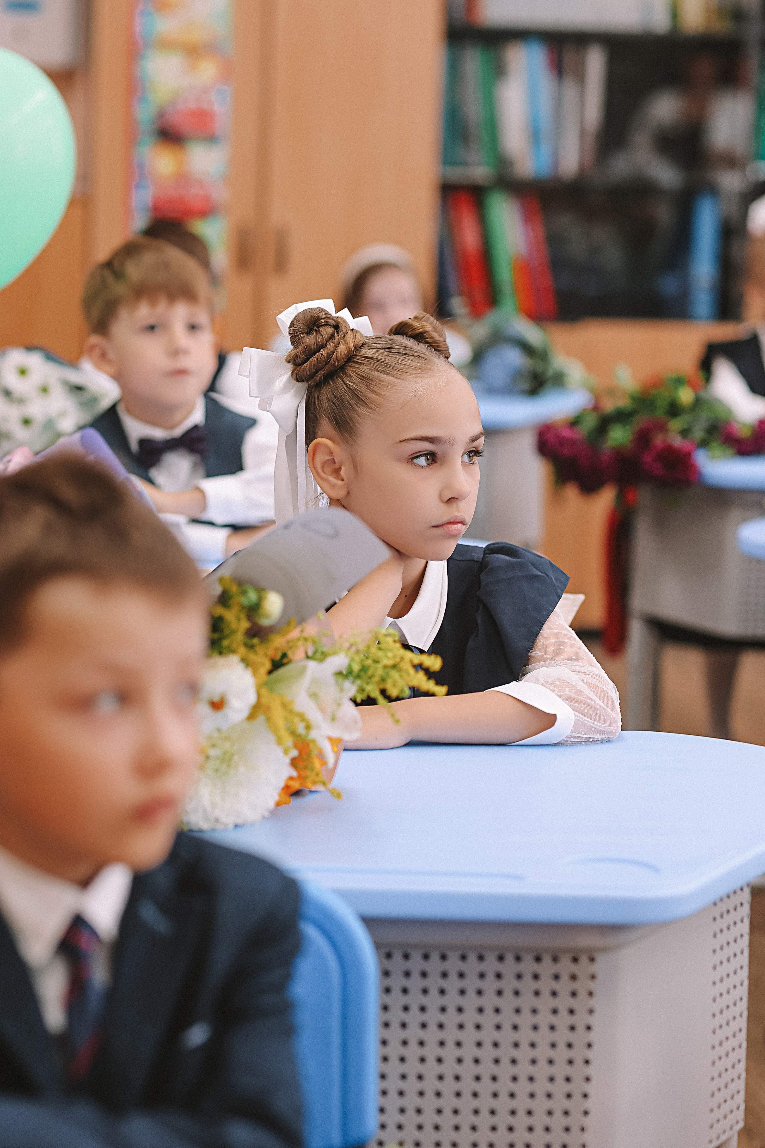 1 сентября линейка+кл час+портреты. Семейный фотограф Тюмень, фотограф на роды Салмина Мария