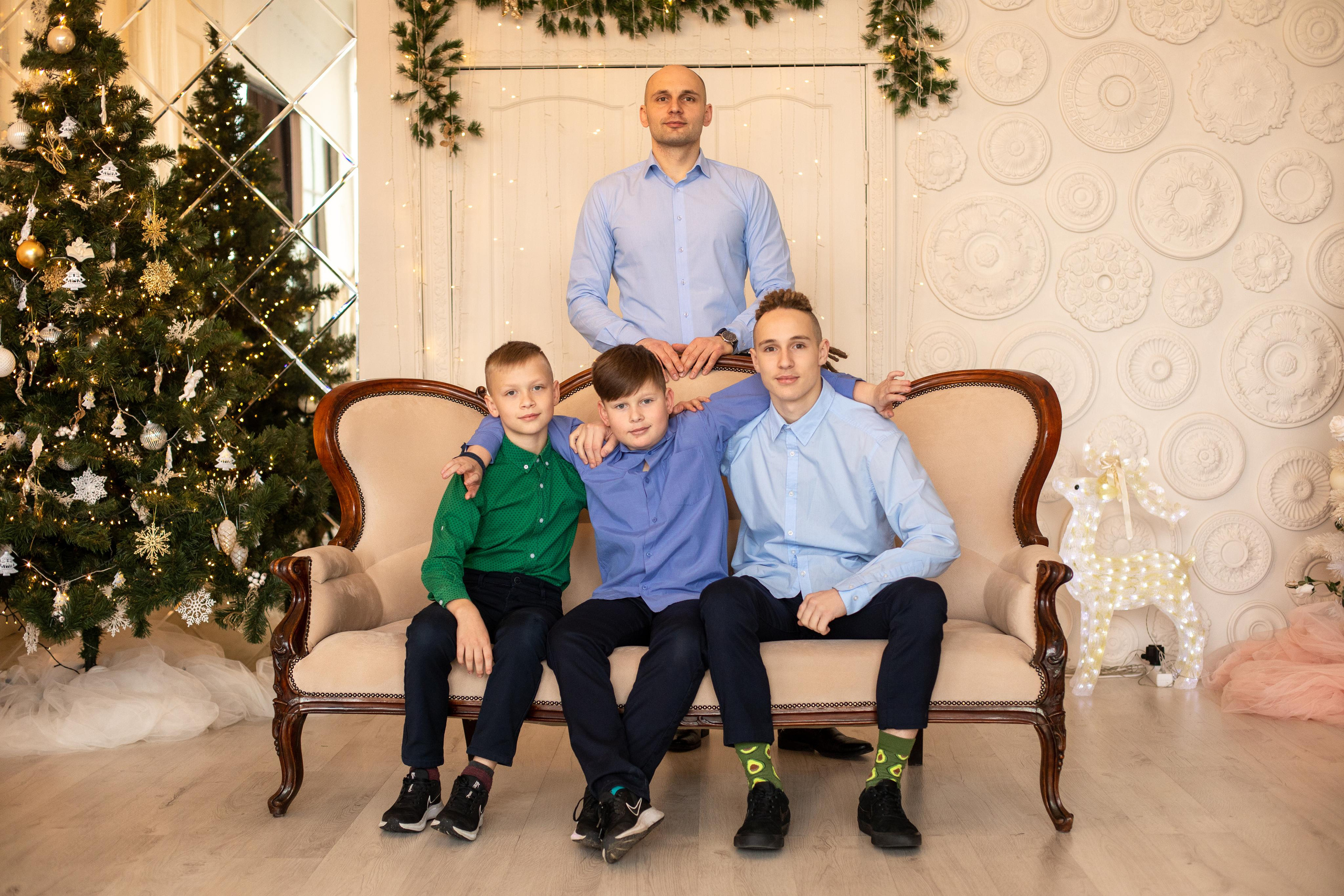 Семейная фотосессия для семьи Самвэла и Дианы. Женский семейный фотограф Тула Москва Захарова Анна