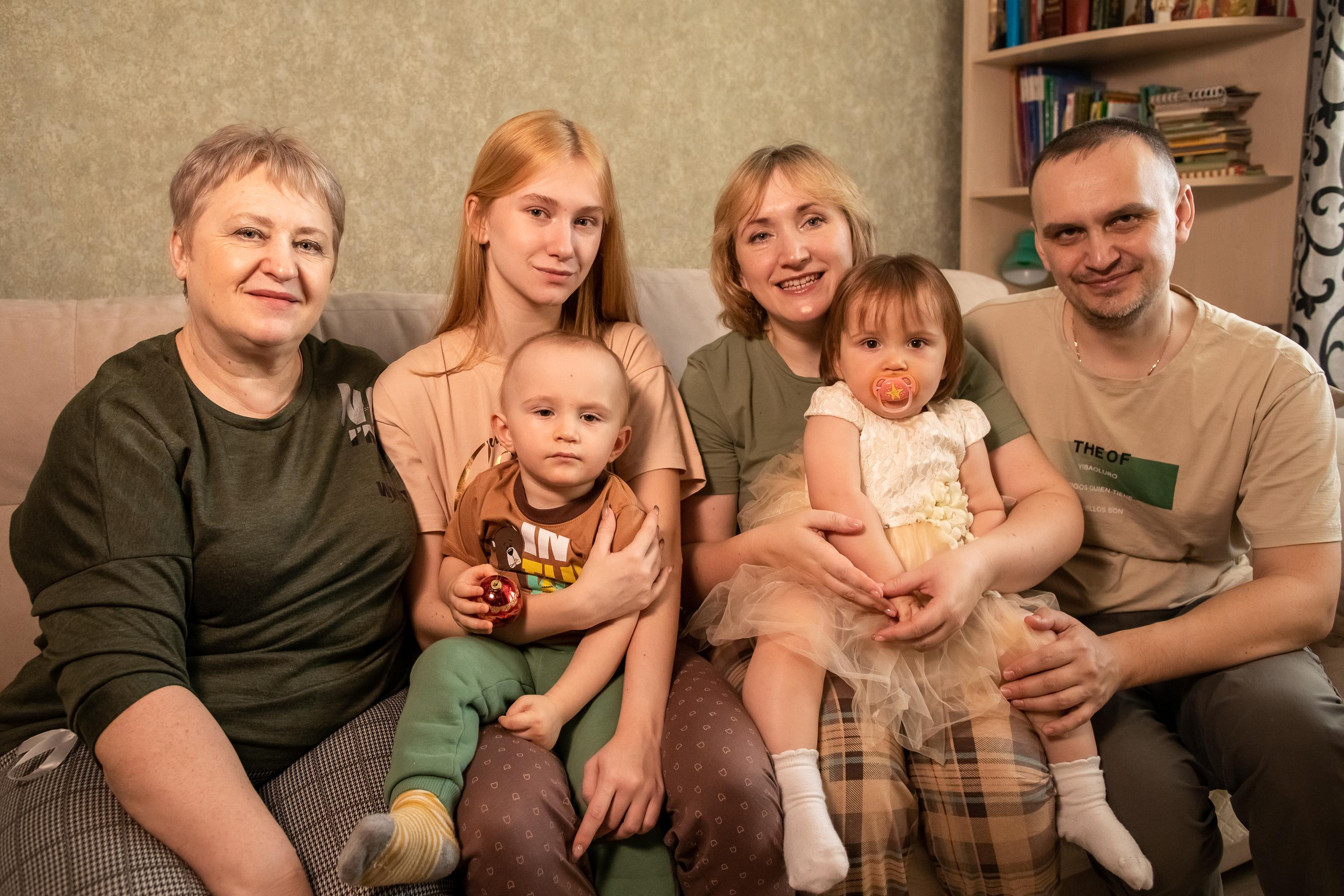 Домашняя съемка для семьи Анны и Павла. Женский семейный фотограф Тула Москва Захарова Анна