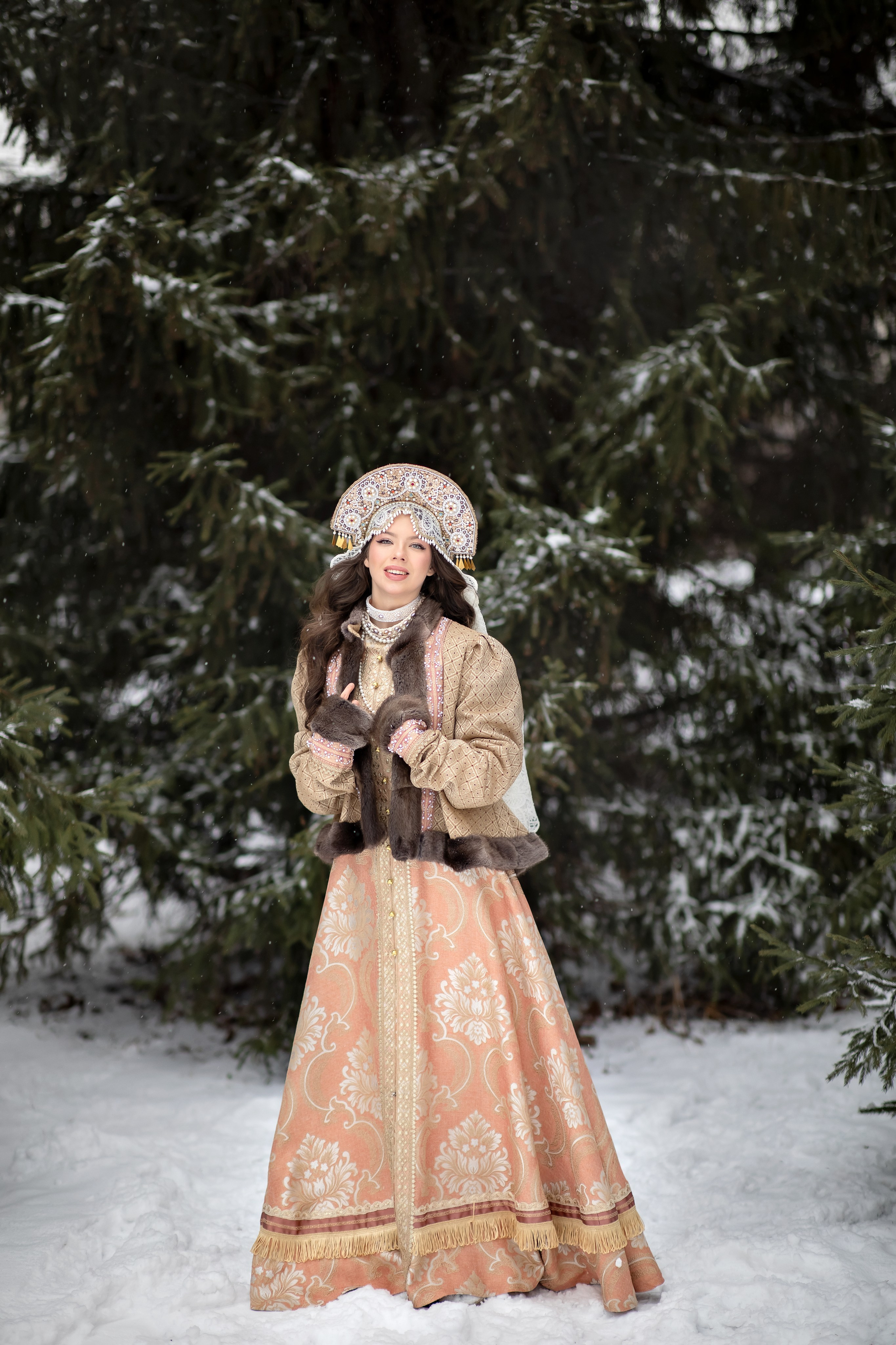 A6. Дизайнер костюмов и украшений, фотограф