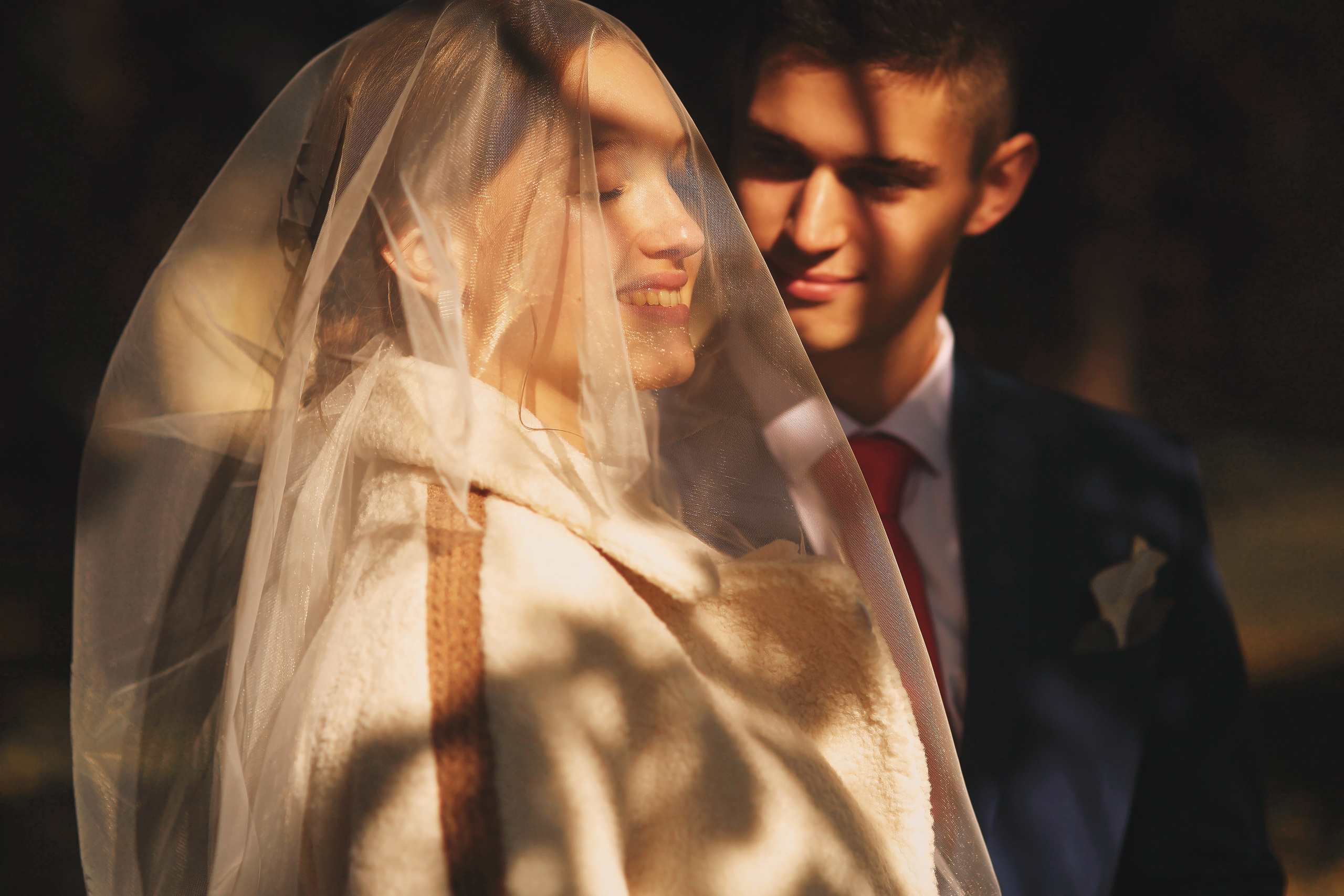 Съемка пары в осеннем городе и в студии. Свадебный и репортажный фотограф в Ярославле и Санкт-Петербурге Роман Микрюков