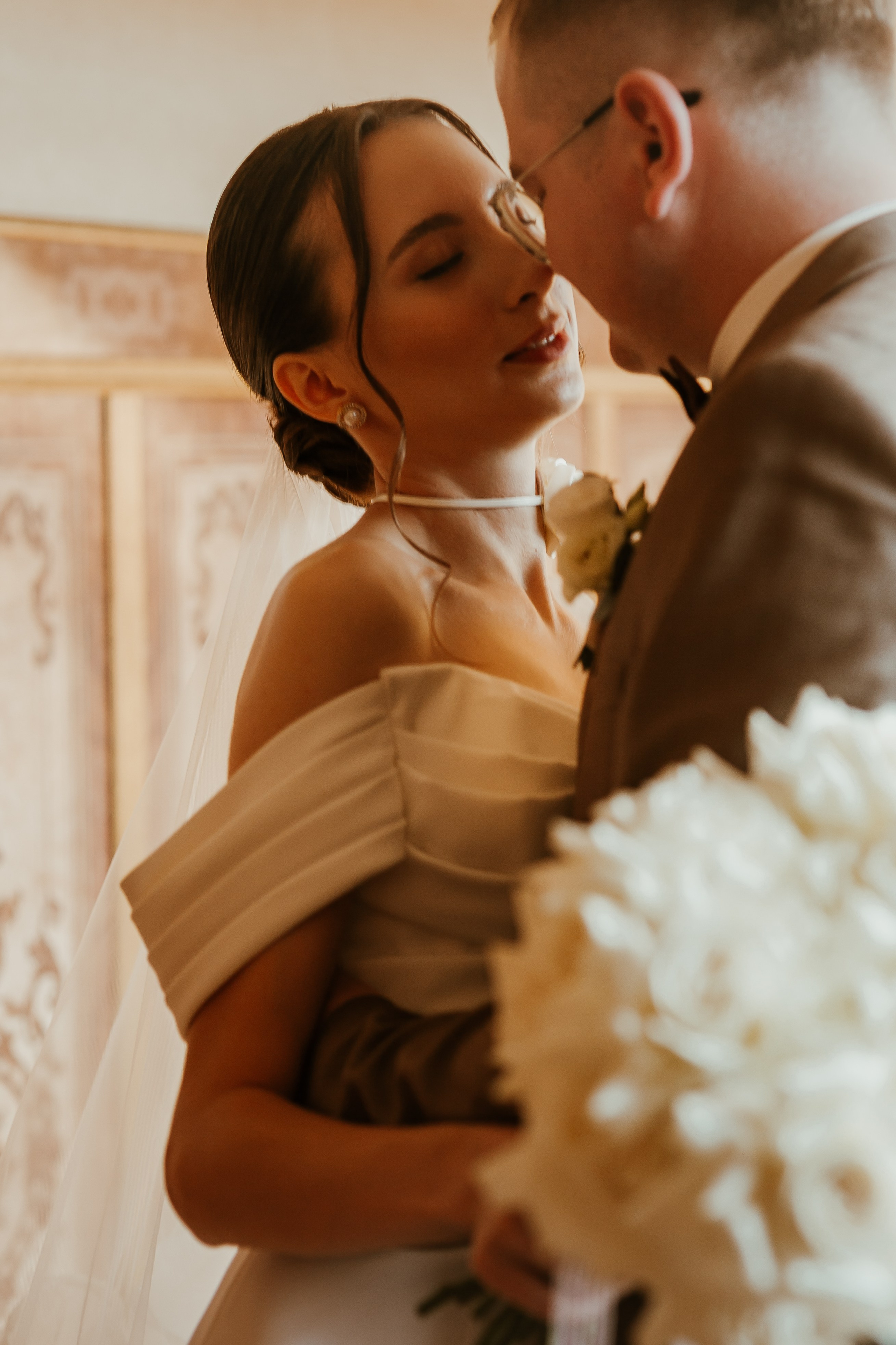 Свадебная осенняя фотосессия Ивана и Лидии в городе. Свадебный и репортажный фотограф в Ярославле и Санкт-Петербурге Роман Микрюков