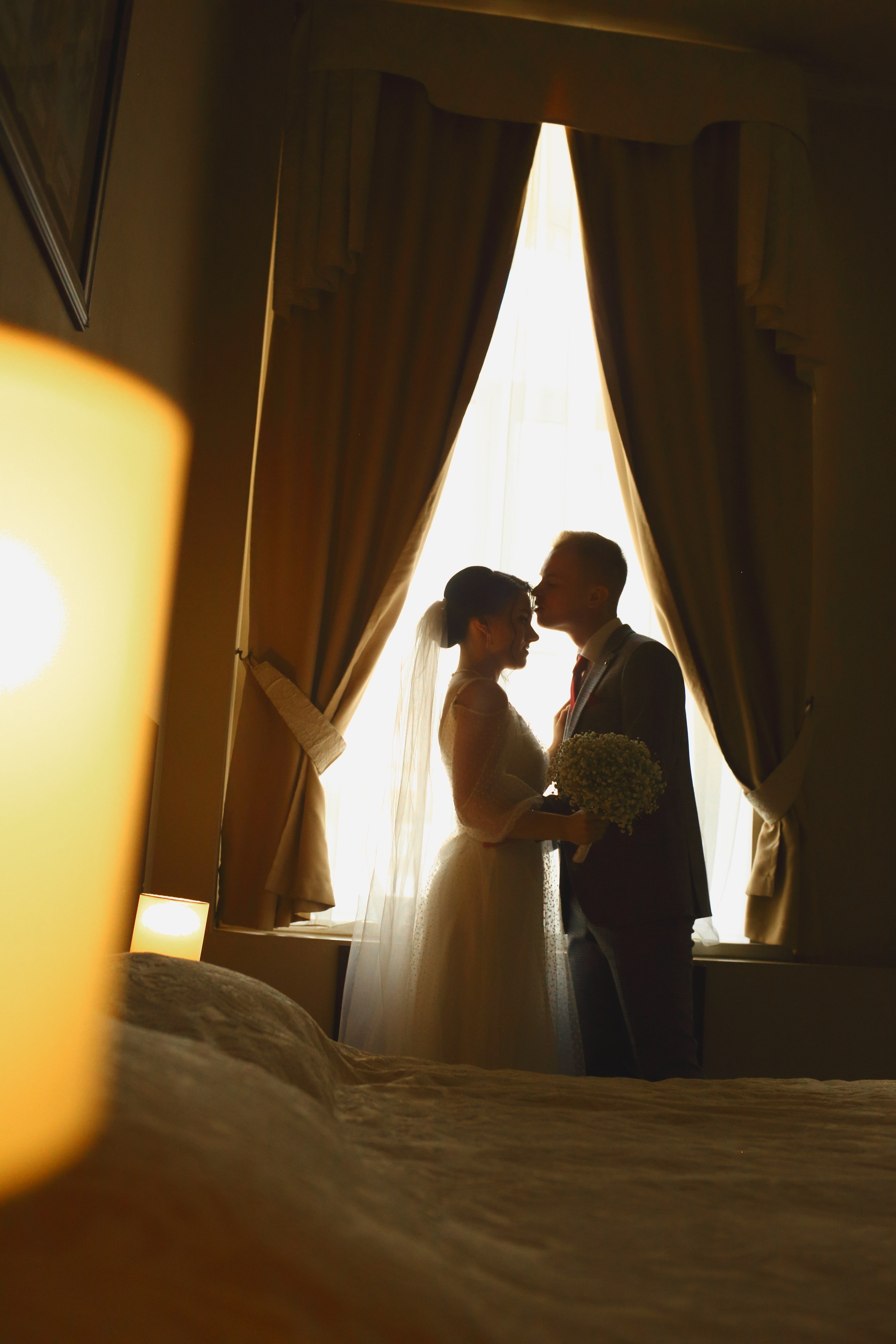 Съемка пары в отеле, на природе, в городе. Свадебный и репортажный фотограф в Ярославле и Санкт-Петербурге Роман Микрюков