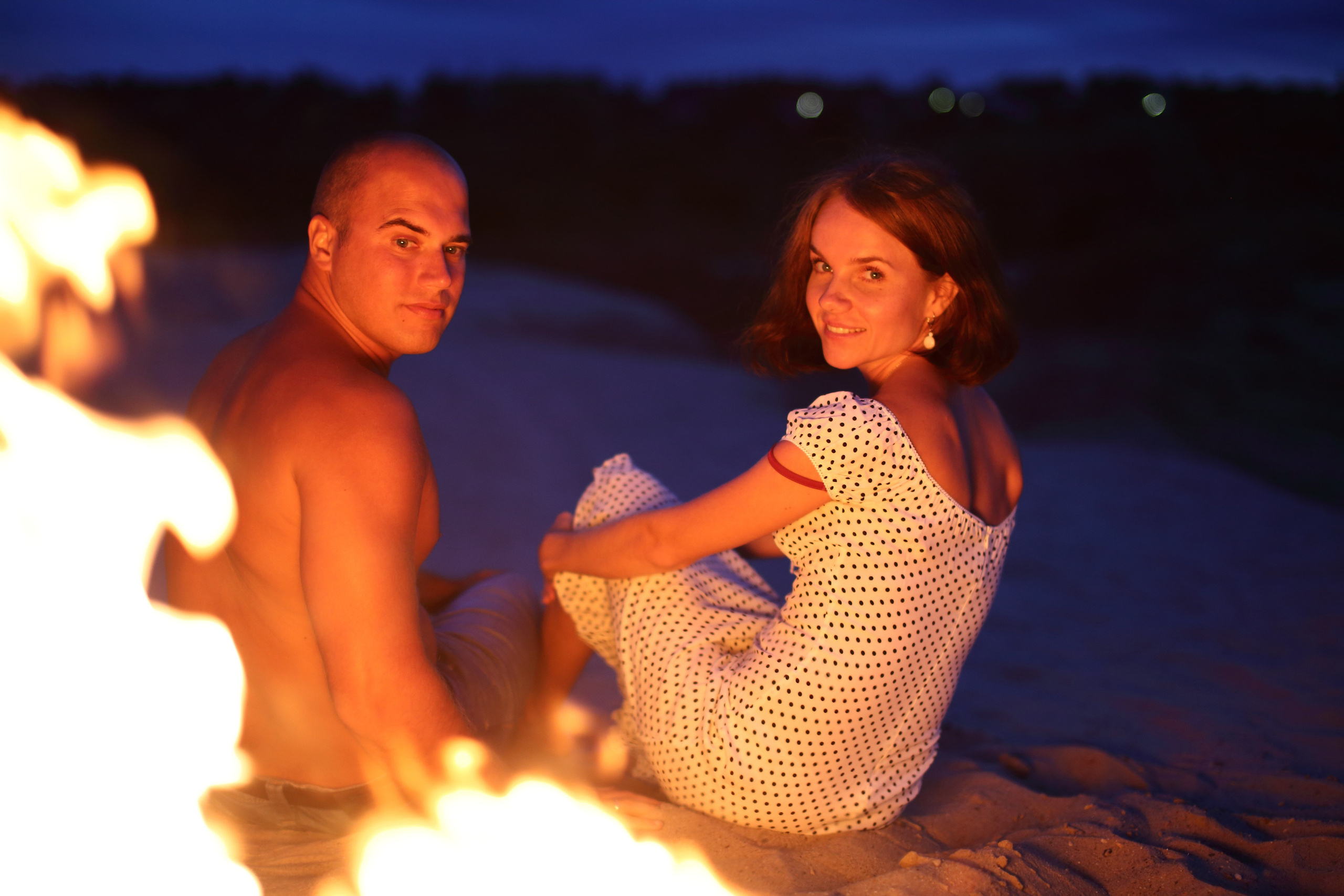 Фотосессия влюбленных у костра. Свадебный и репортажный фотограф в Ярославле и Санкт-Петербурге Роман Микрюков