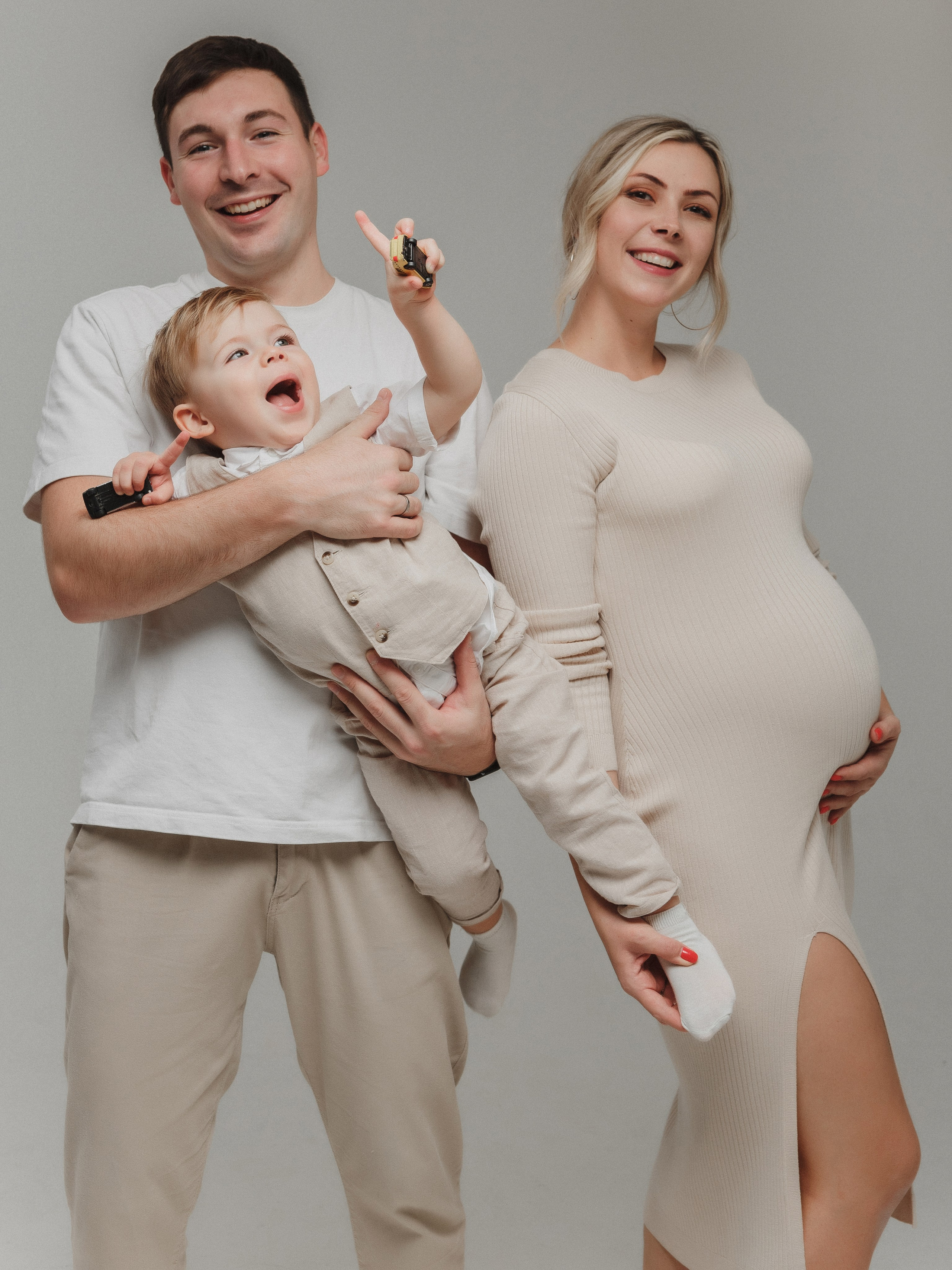 Вова, Катя и Илья в уникальной атмосфере фотостудии Таганрога. Свадебный и семейный фотограф в Таганроге Бакарюк Антон