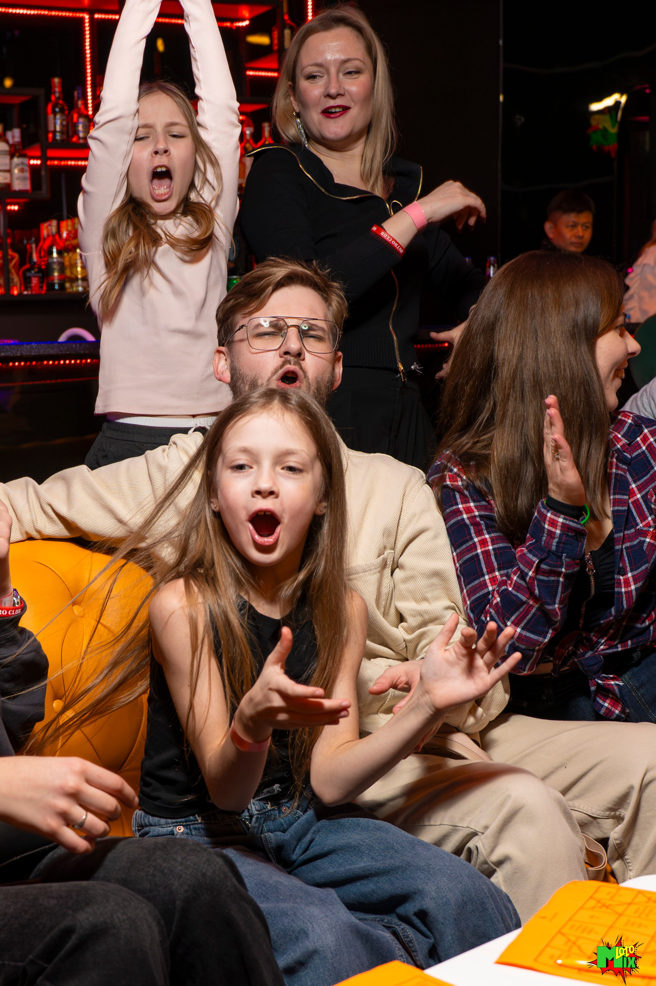 фотоотчет mixloto 13 февраля 2026 год, фотоотчет, репортажный фотограф, съемка мероприятия, фотограф Минск, репортаж Минск, фотограф Ольга Шаповалова. съемка на праздник, съемка день рождения. съемка юбилея, фотограф Беларусь 