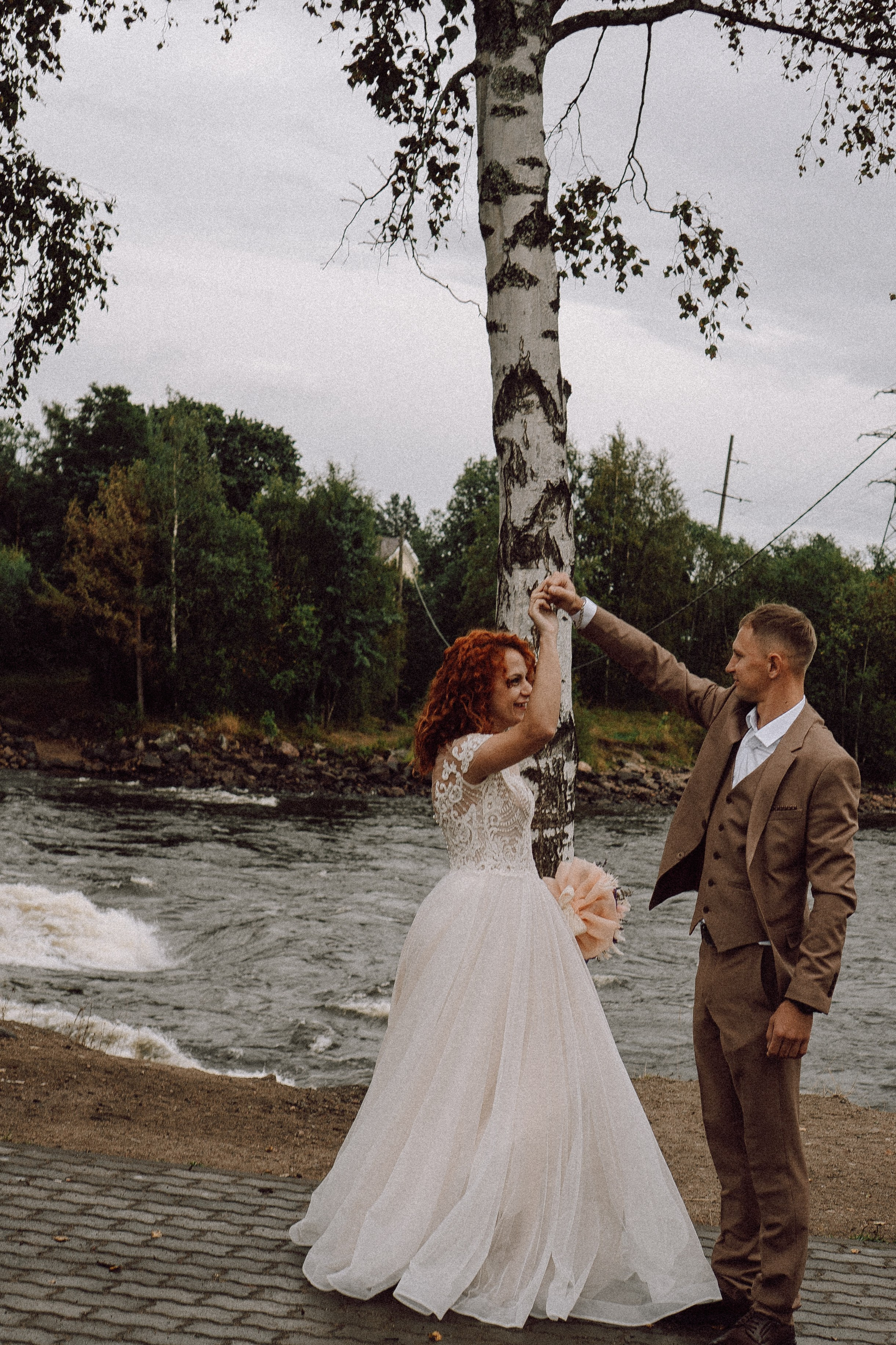 СВАДЕБНАЯ ФОТОСЕССИИЯ ПАРЫ В ГОРОДЕ ПРИОЗЕРСК В СОСНОВОМ ЛЕСУ И С ПИКАПОМ. Профессиональный фотограф, Санкт-Петербург — Виктория Богомолова