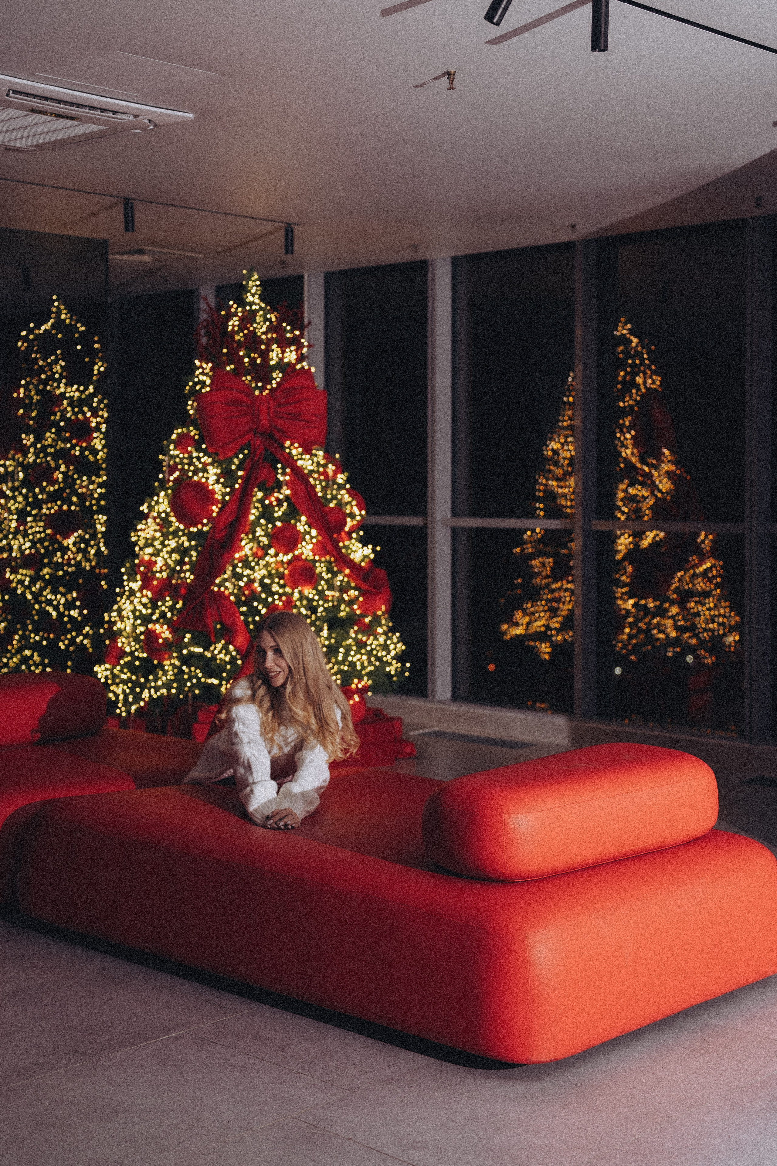 ФОТОСЕССИЯ К НОВОМУ ГОДУ В СТУДИИ С ЕЛОЧКОЙ КРАСИВЫЙ ОБРАЗ. Профессиональный фотограф, Санкт-Петербург — Виктория Богомолова