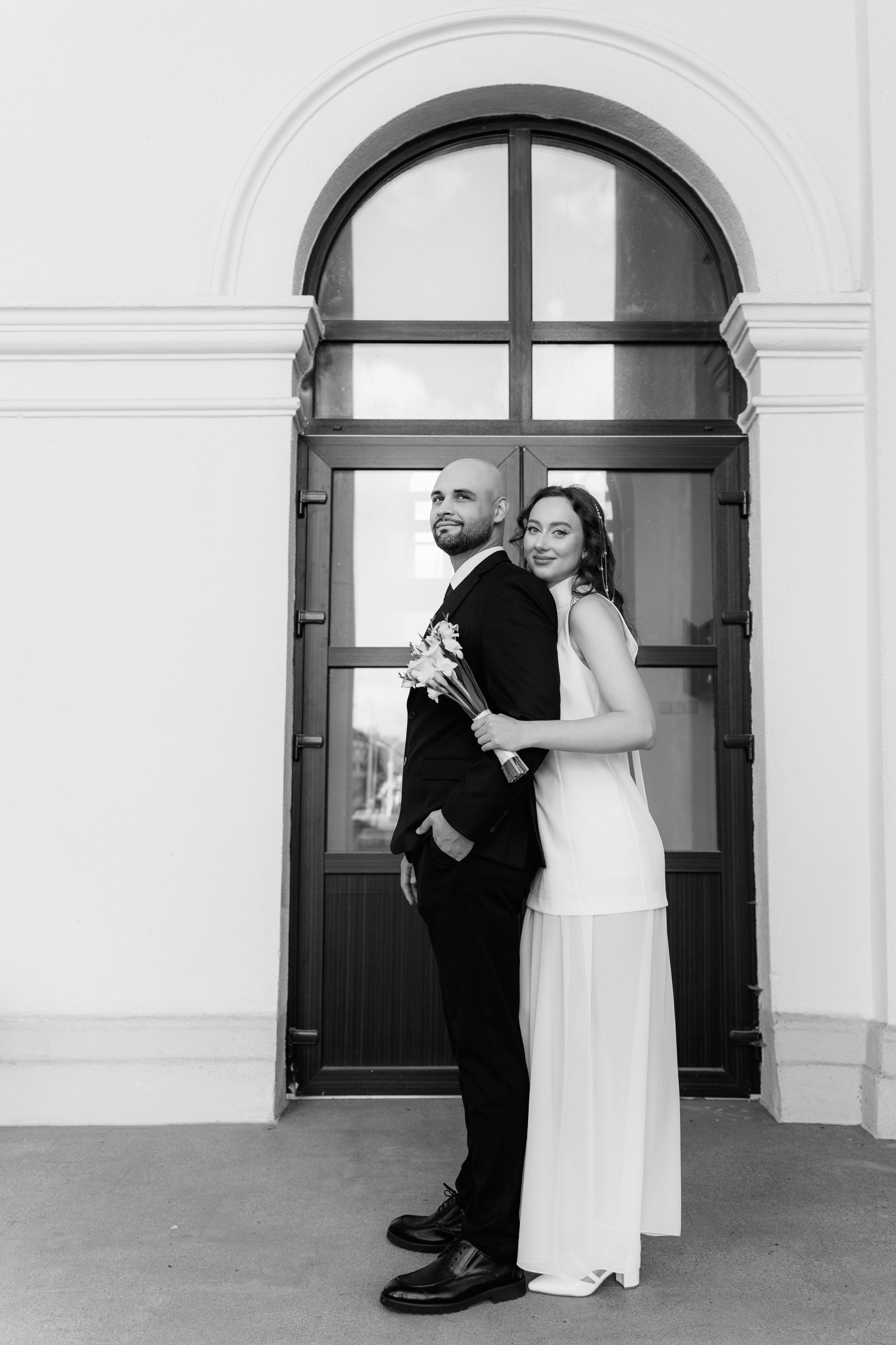 Любовь на фоне старого аэропорта. Ваш семейный фотограф в Минске — Вика Трегубова