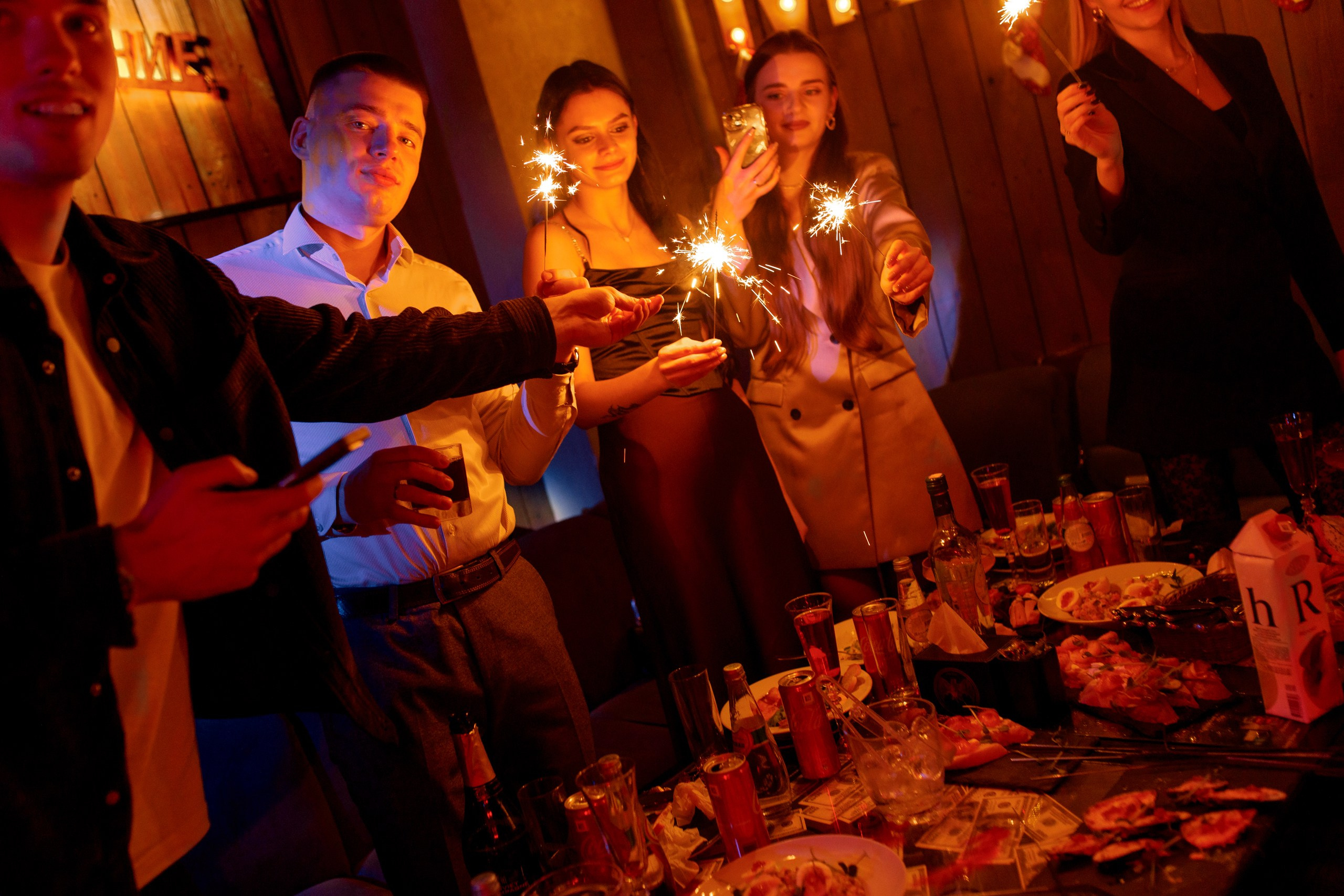 New Year 2025. Мята Спортивная — Кальянная, караоке, бар в Минске