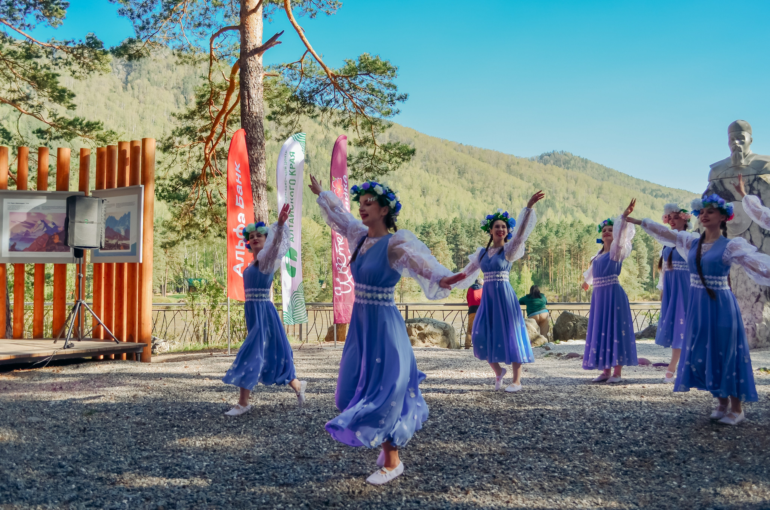 Фестиваль «Цветение Маральника на Алтае 2025». Фоторепортаж. Денисова Аля — фотограф для парных съемок и индивидуальных историй в Барнауле